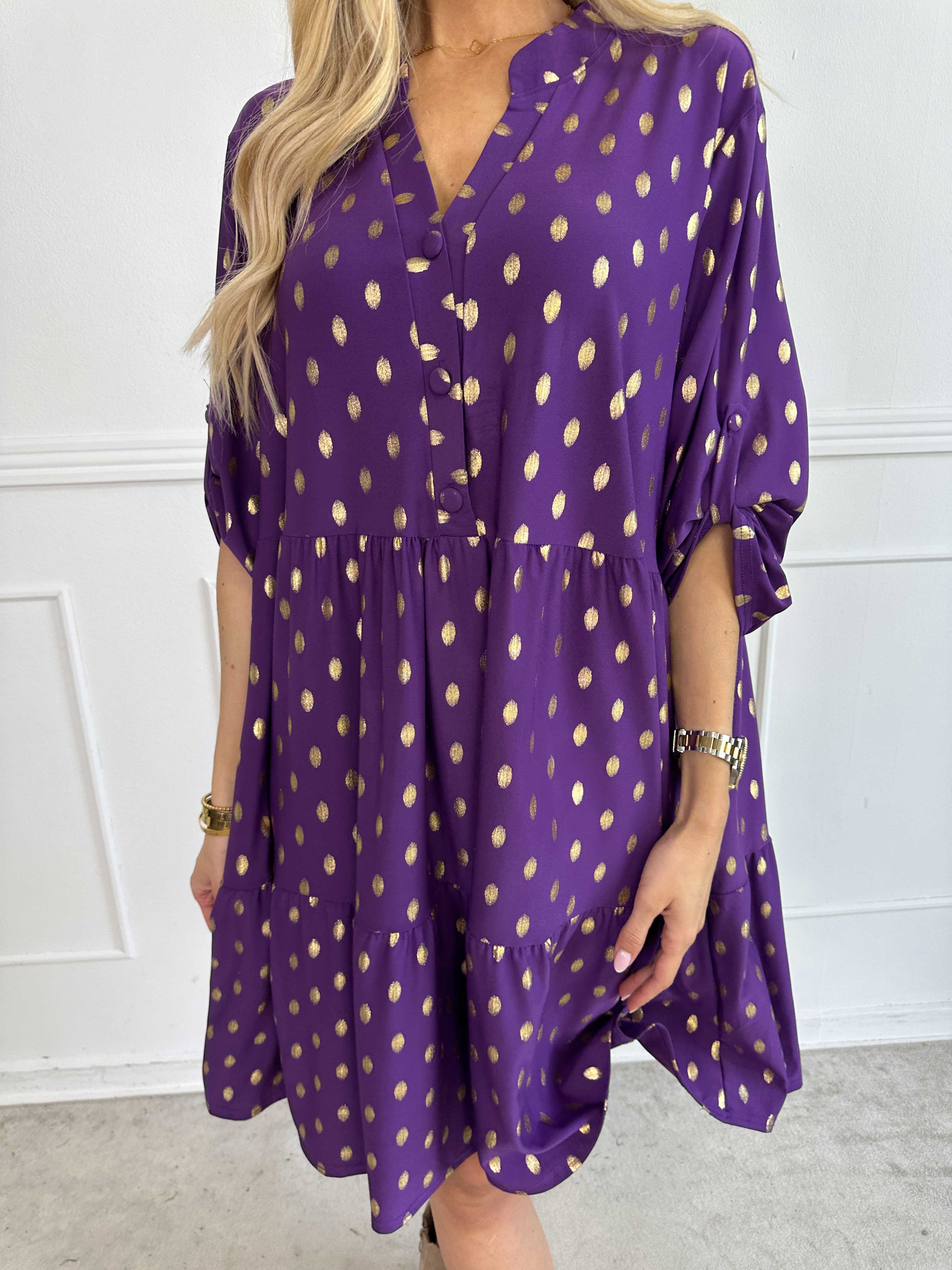 Milano Gold Midi - Elastisk klänning med guldiga prickar och lager på lager look