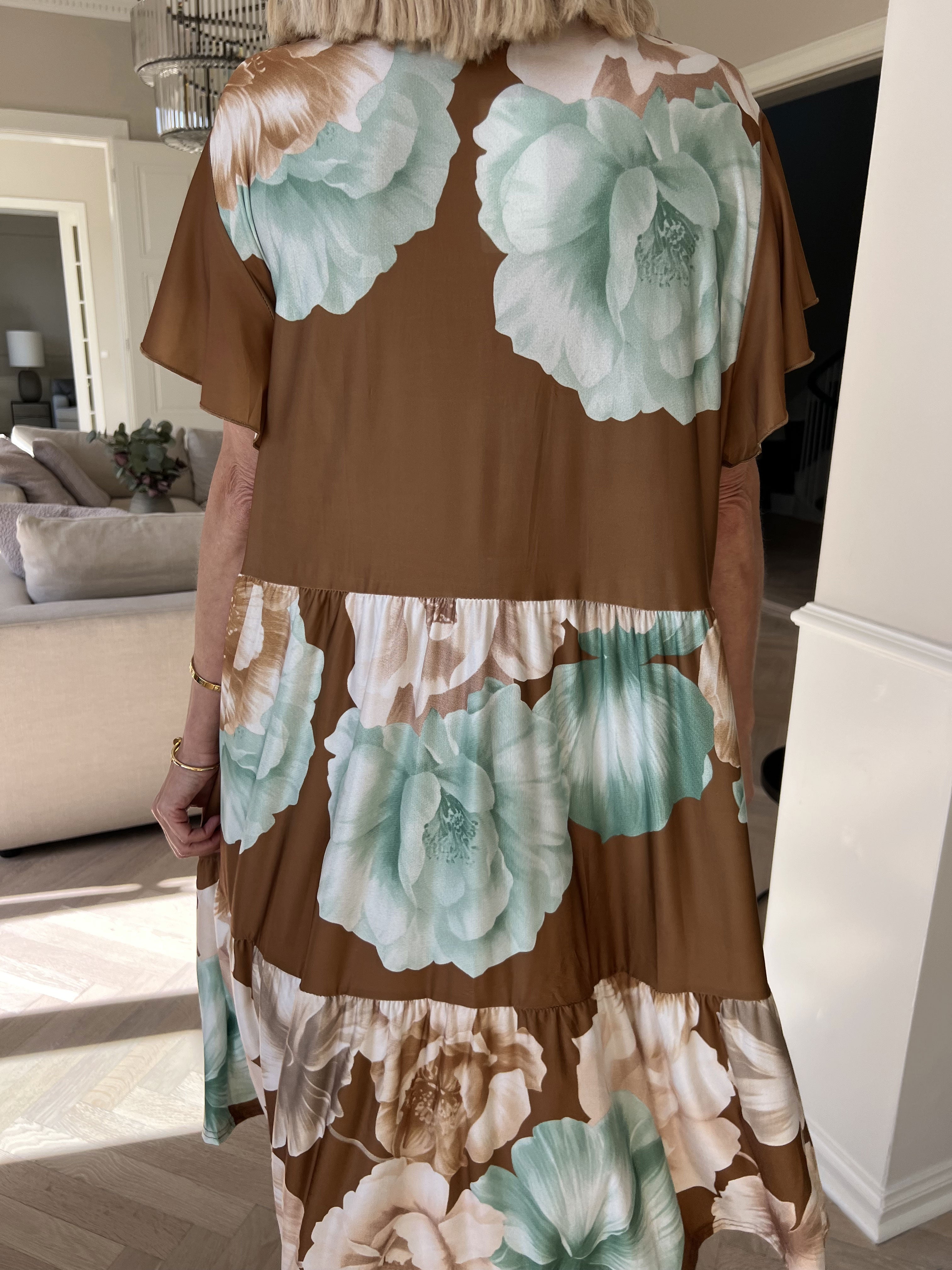 Milano Peony Midi S/S - Blommig klänning med lagerlook
