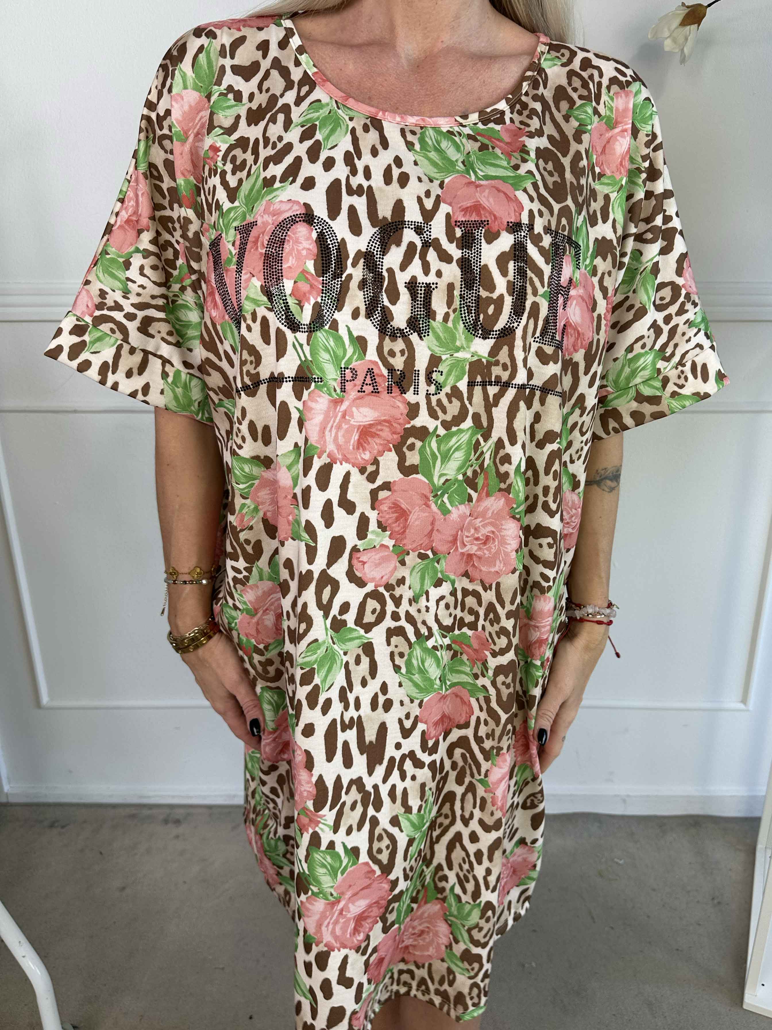 Mintu Leo Dress - T-shirtklänning i mjuk bomull med leopardtryck