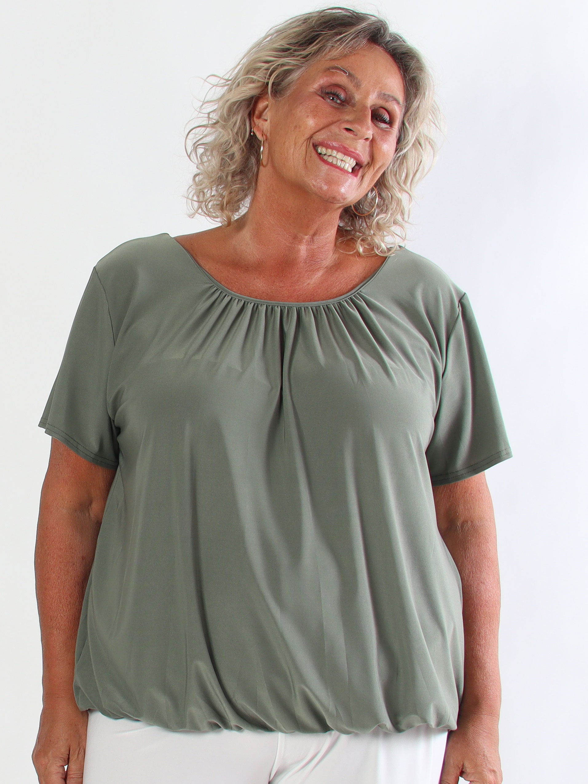 Miracle Basic – Den härligaste bas plus size t-shirten med elastisk nederkant