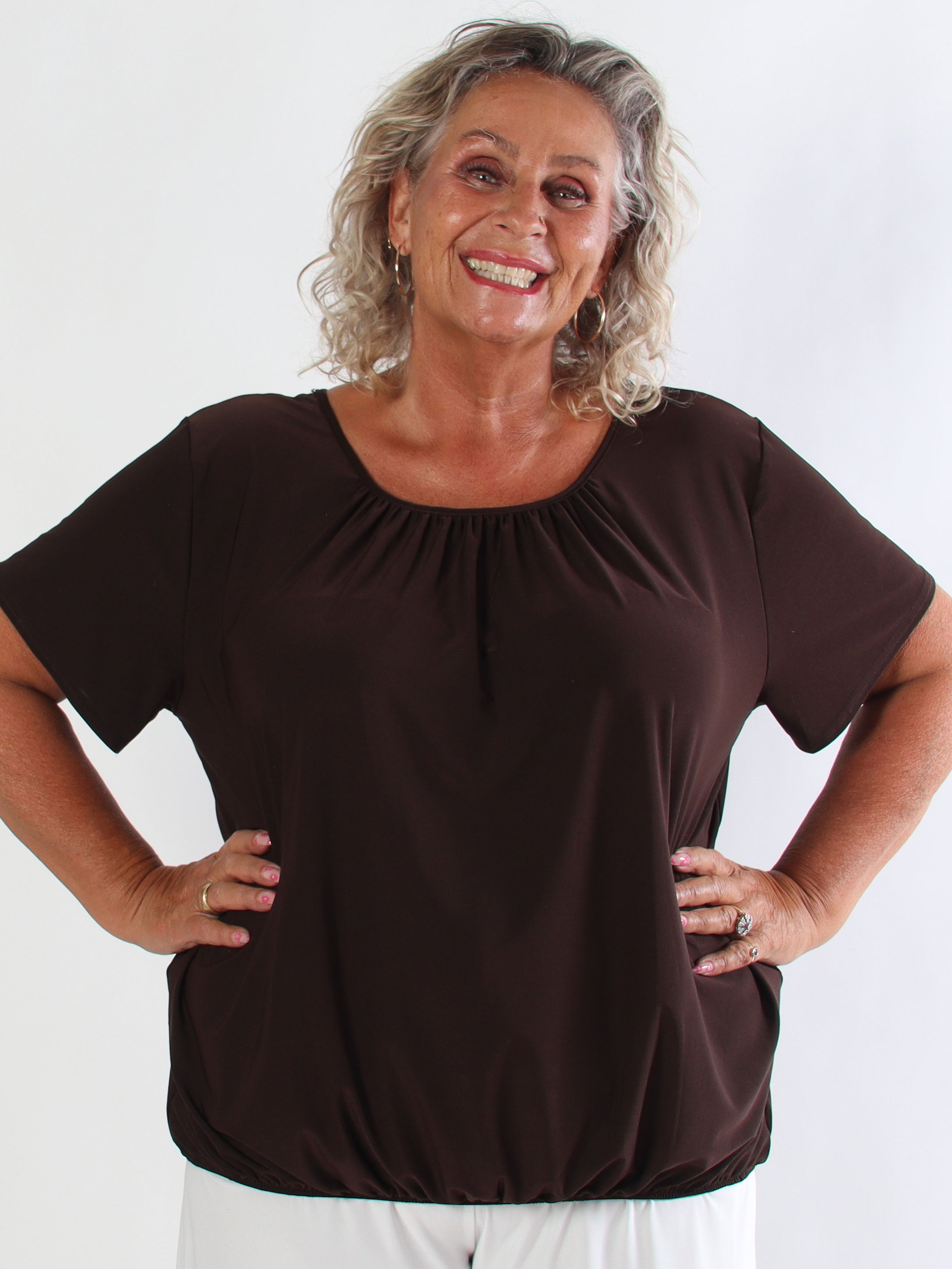 Miracle Basic – Den härligaste bas plus size t-shirten med elastisk nederkant
