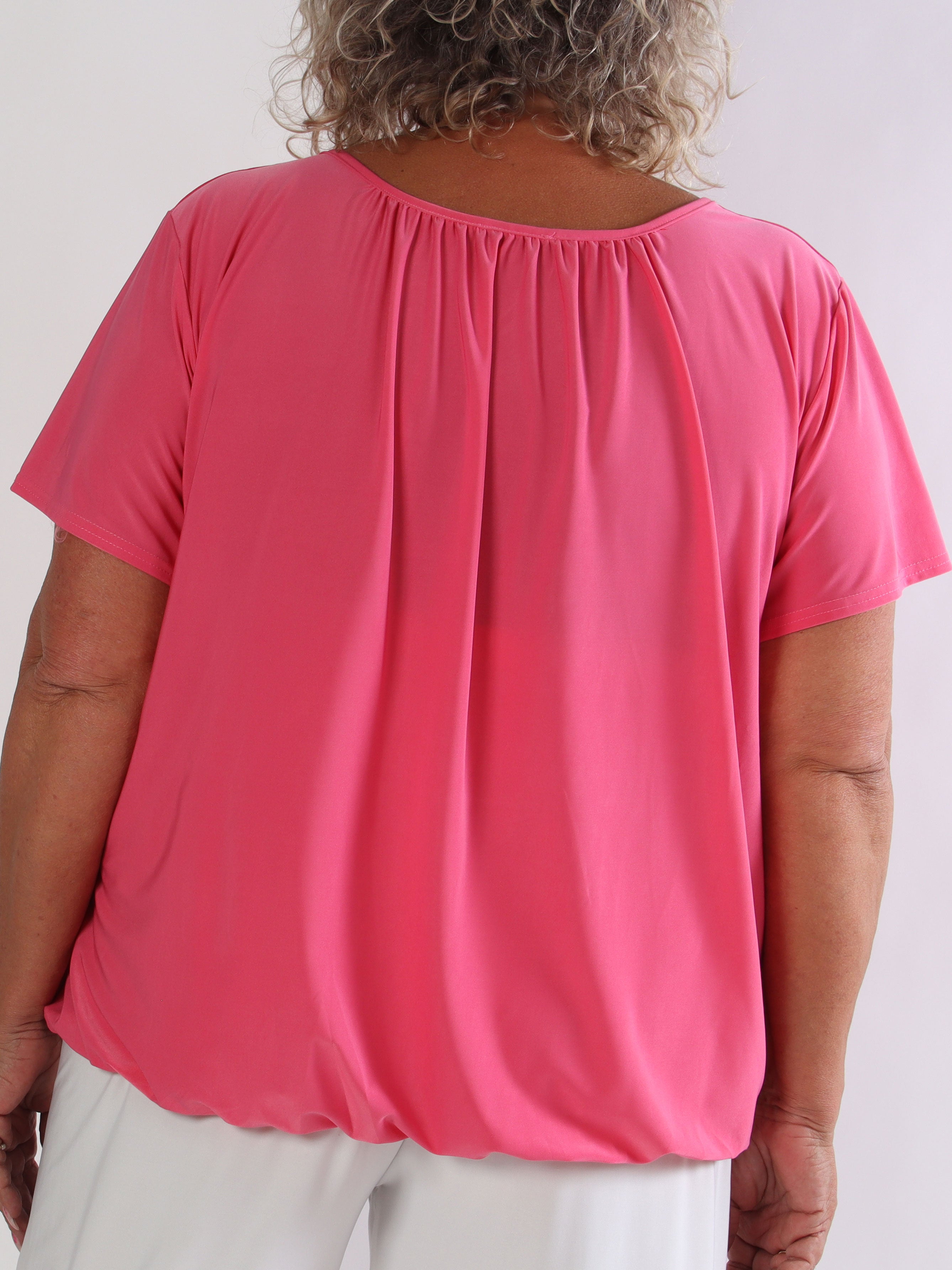Miracle Basic – Den härligaste bas plus size t-shirten med elastisk nederkant