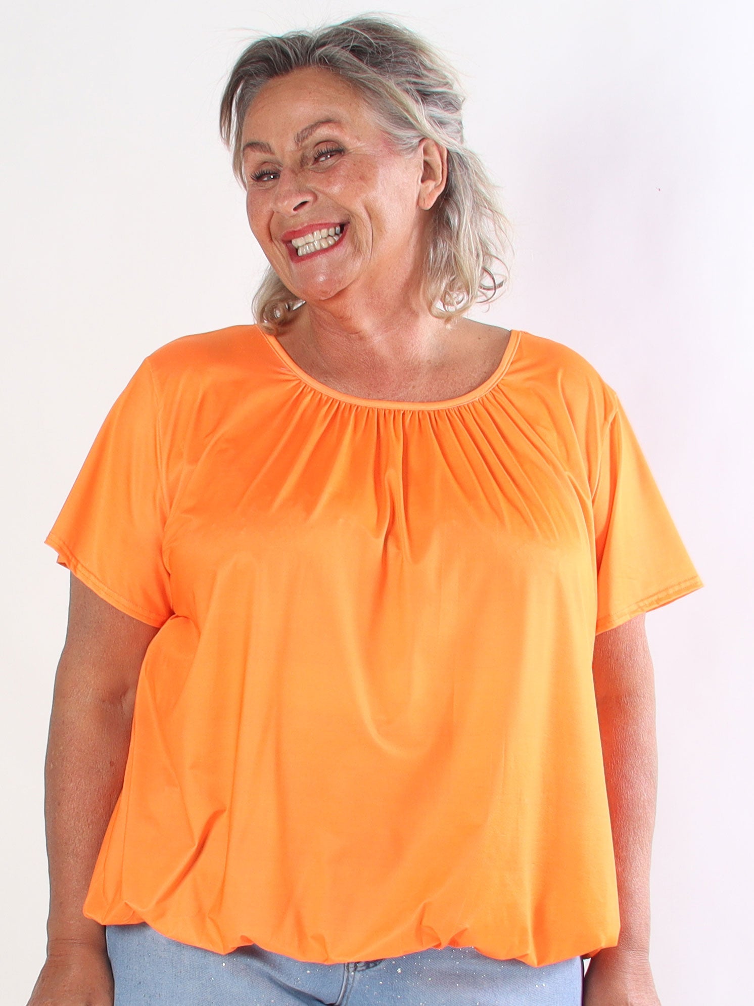 Miracle Plain - Skønneste plus size t-shirt i plain farve med elastik for enden