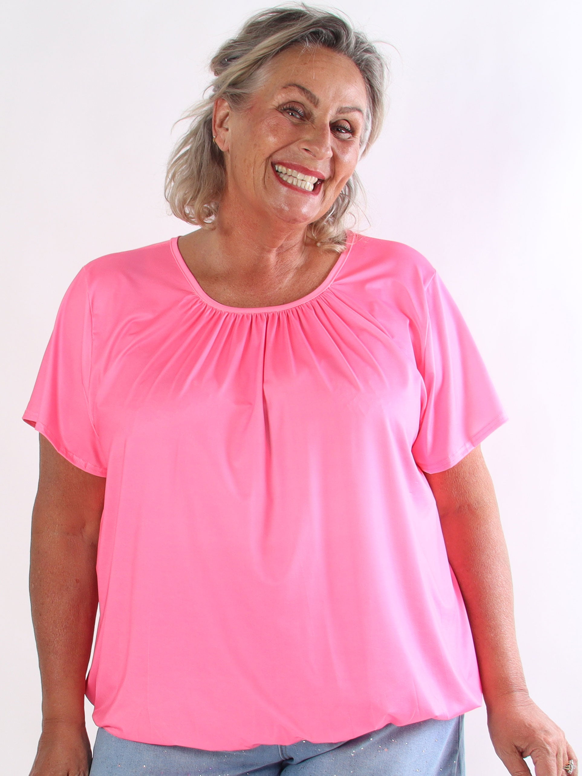 Miracle Plain - Skønneste plus size t-shirt i plain farve med elastik for enden