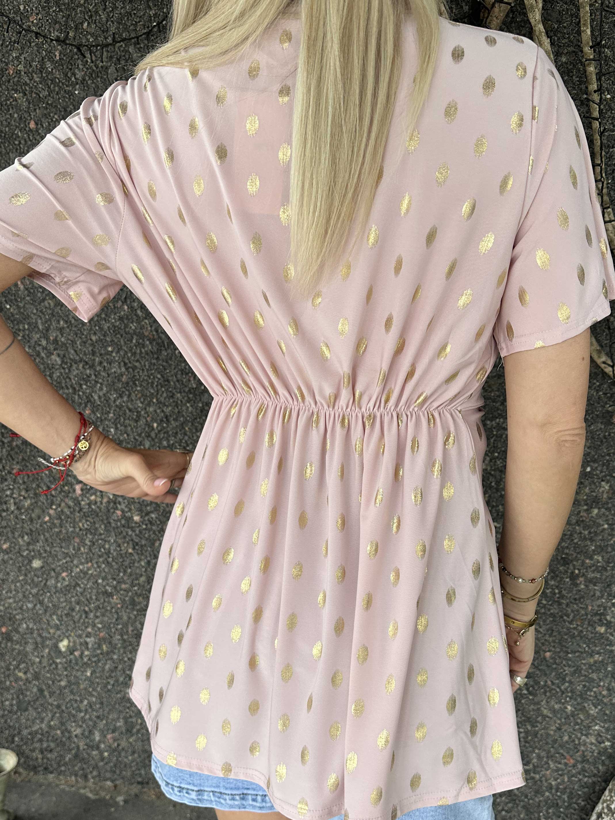 Molly Dot Shirt - Elastisk blus med fin knytdetalj framtill