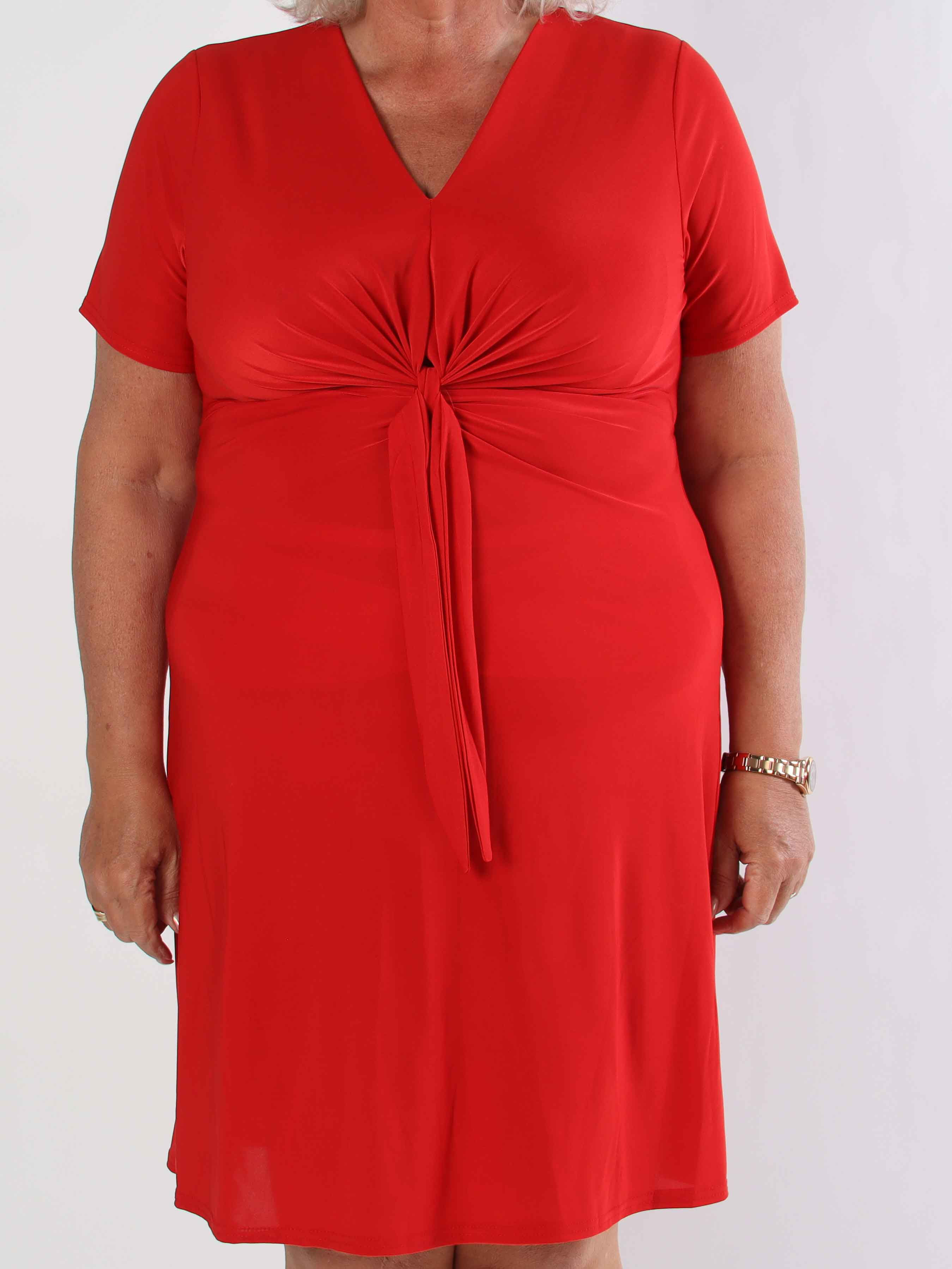 Molly Plain Short - Elastisk plus size klänning med fin knytdetalj framtill