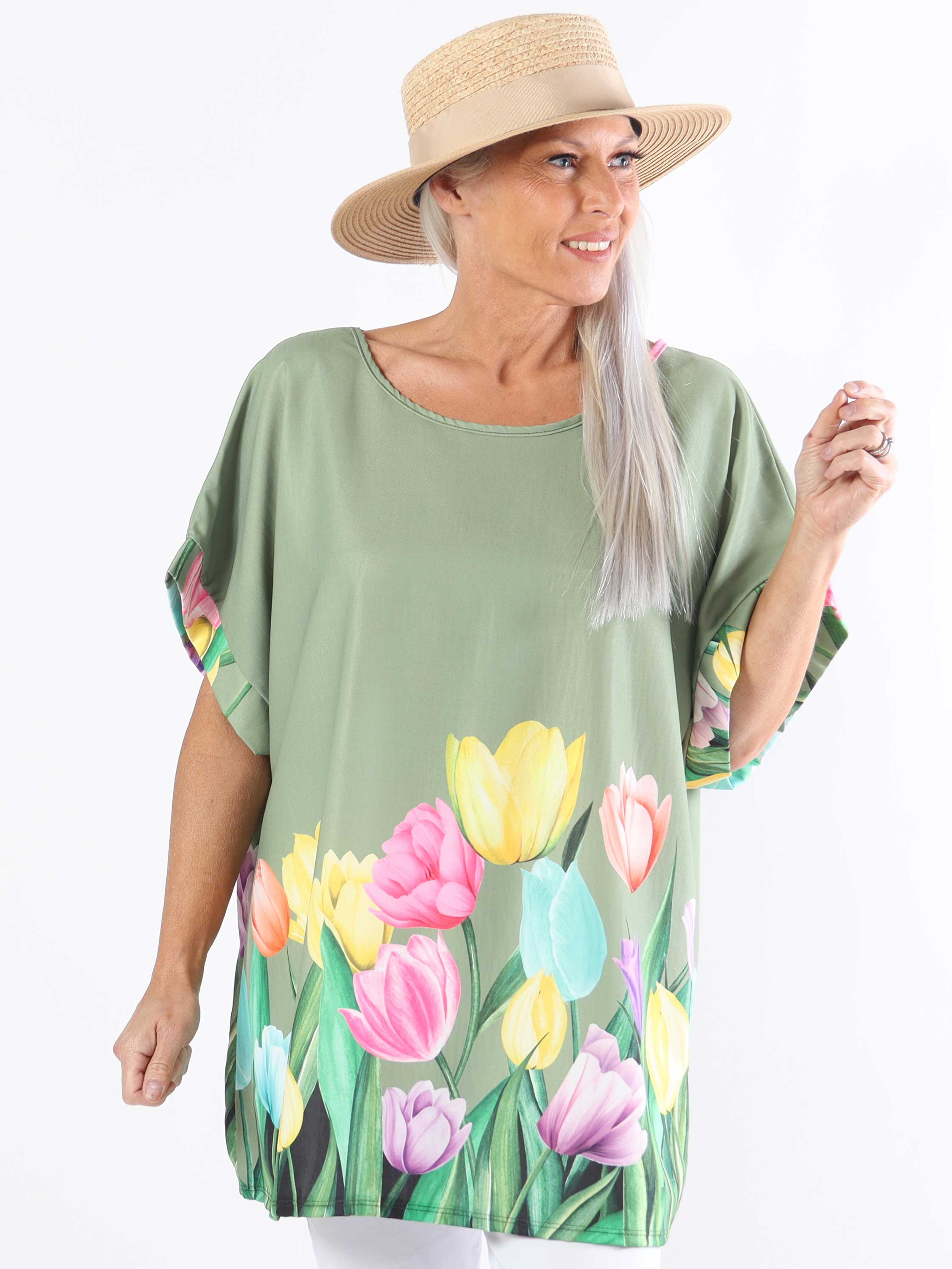 Montana - Plus size-blus med korta ärmar och tulpanmotiv