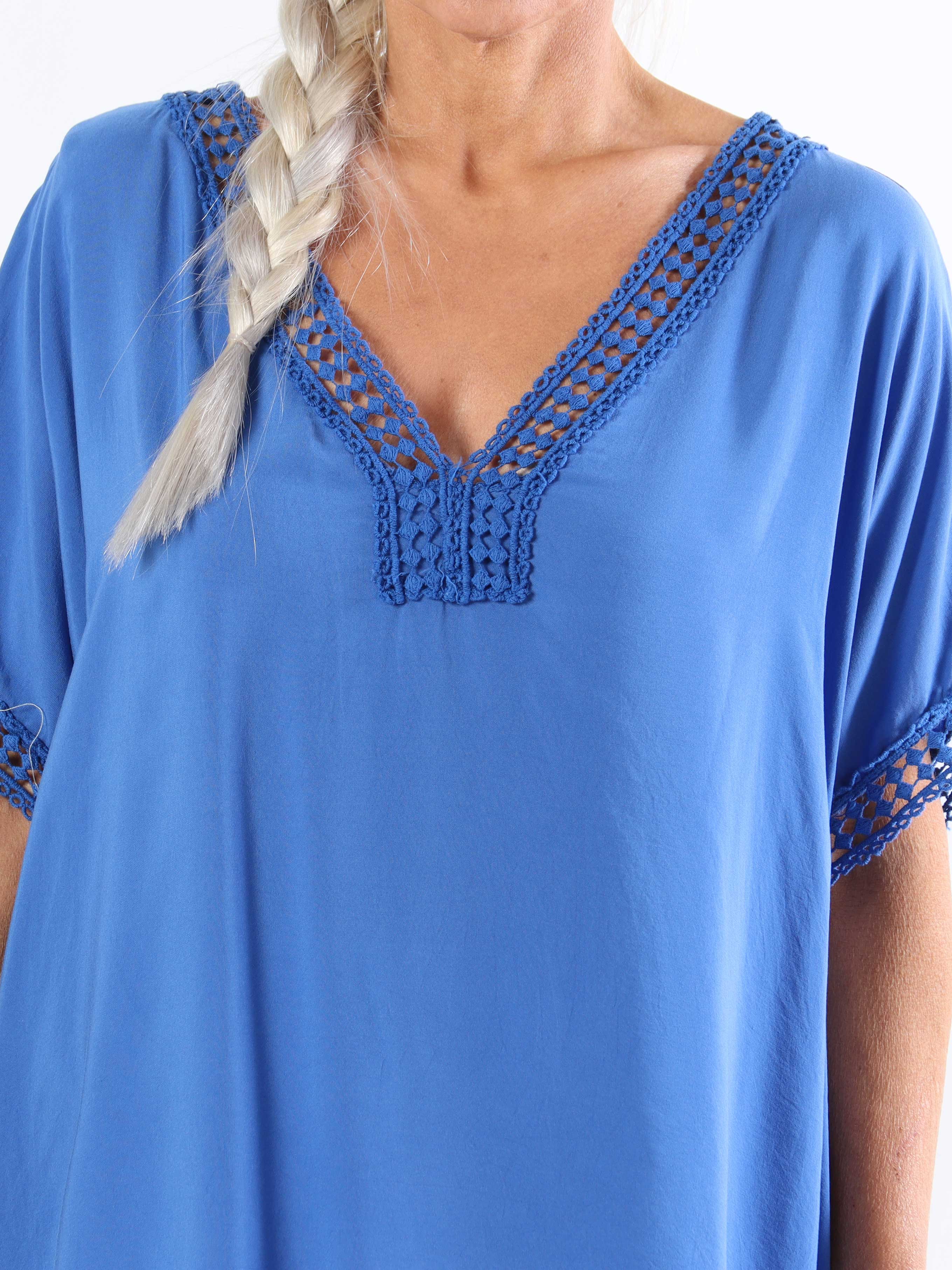 Muna - Plus size-tunika i ljus viskos med broderi