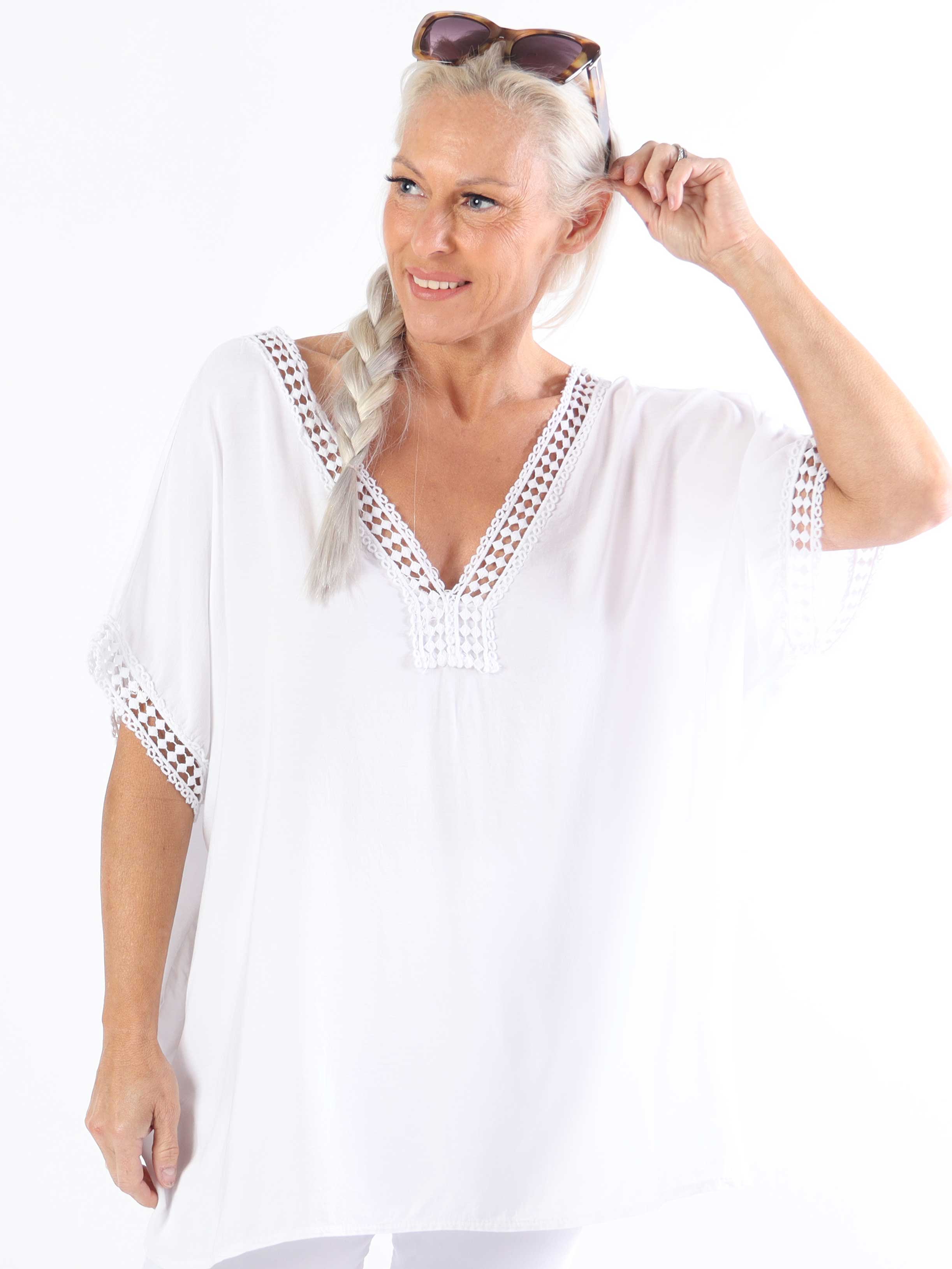 Muna - Plus size-tunika i ljus viskos med broderi