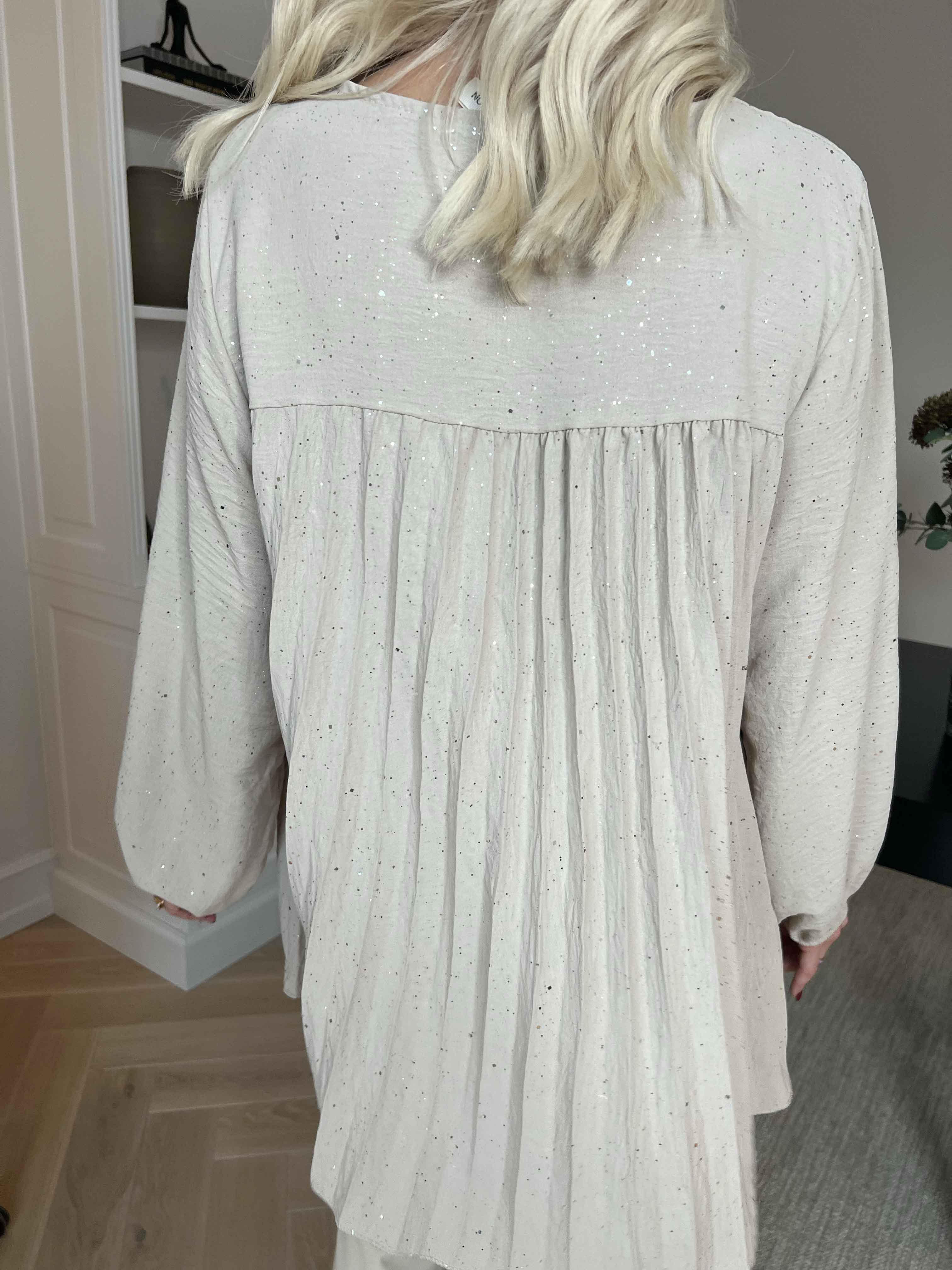 Nancy Glitter Shirt L/S - Plisserad blus med glitter