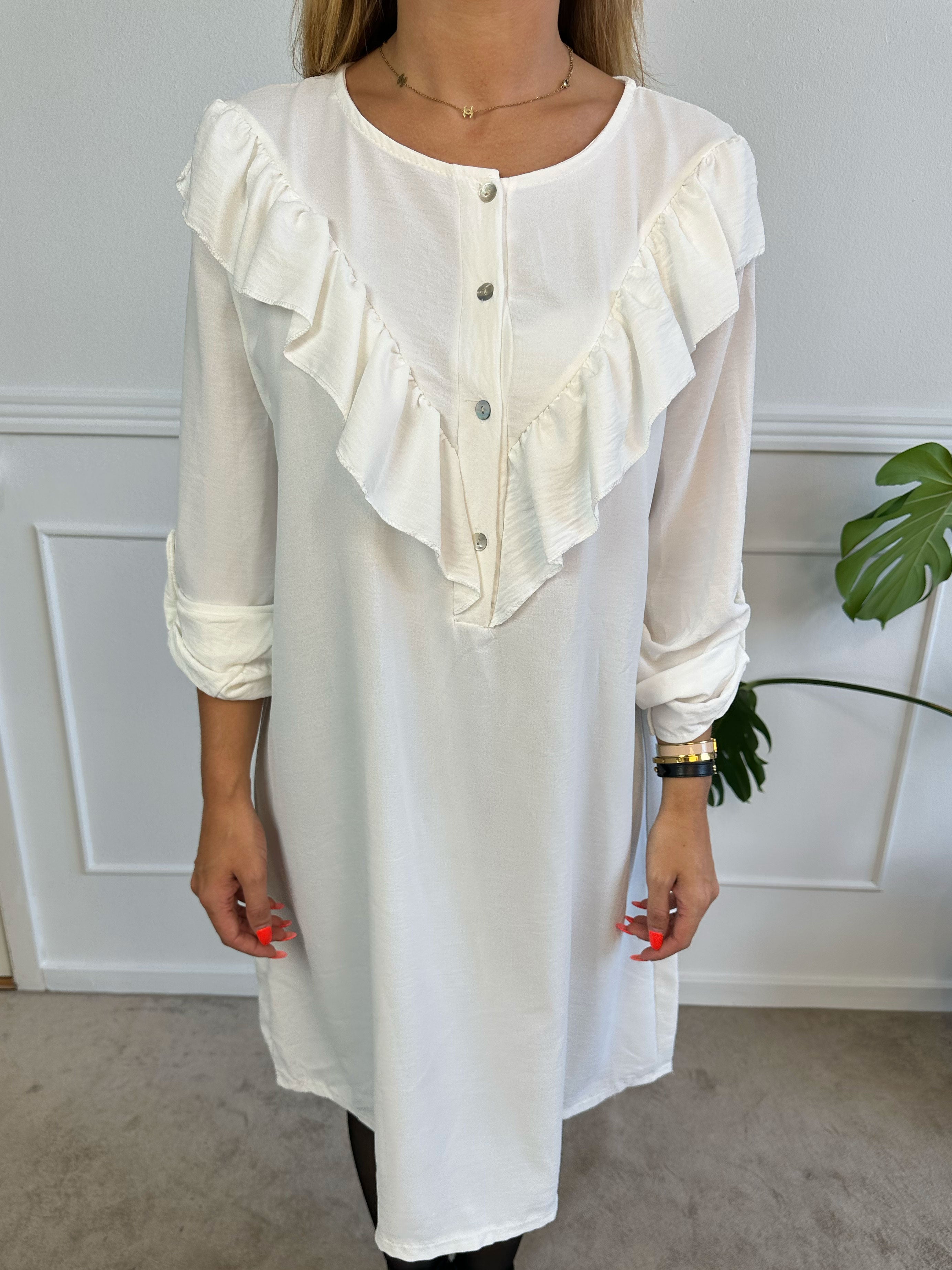 Nicola Dress - Söt klänning med volanger och knappar