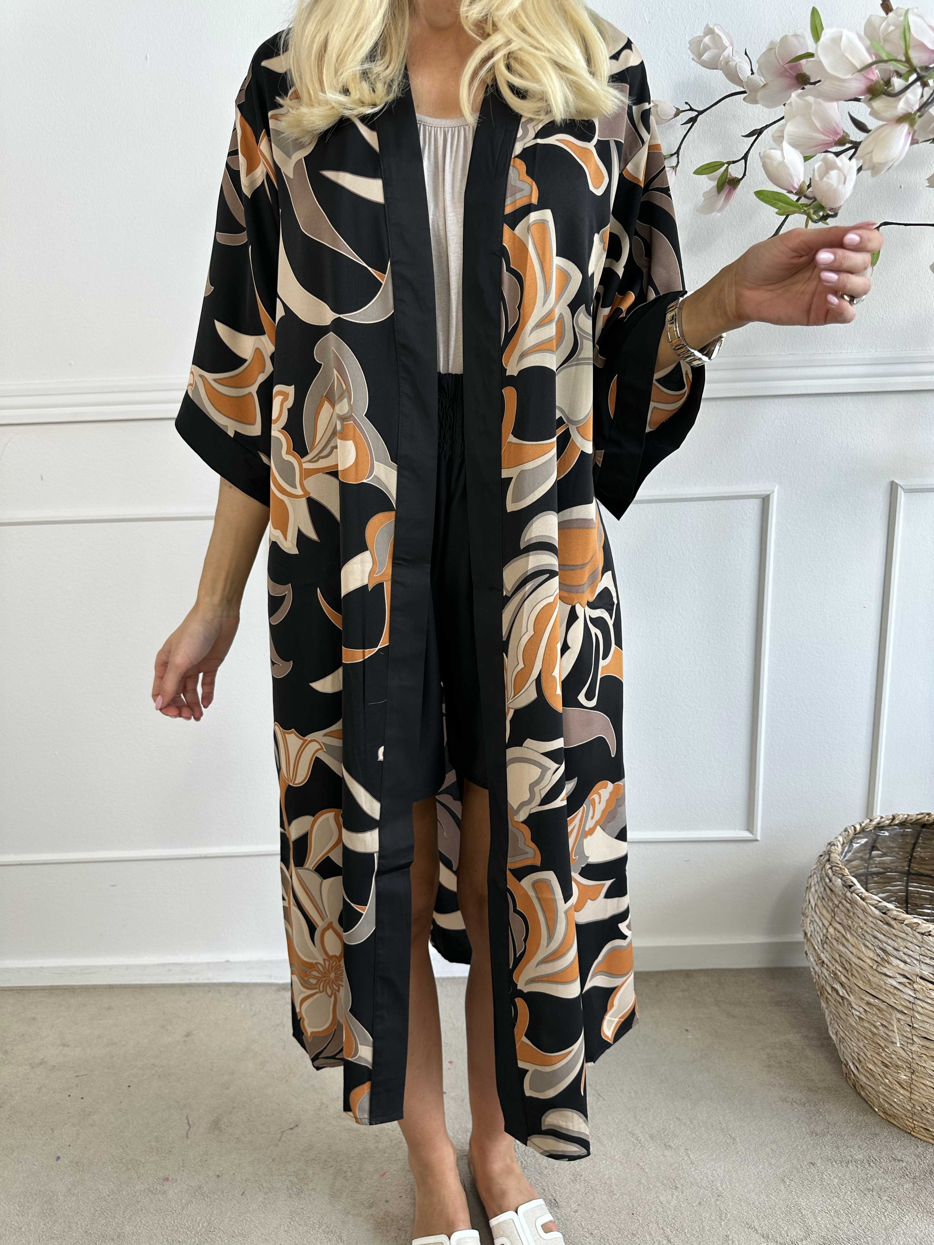 Nora - Lång kimono i viskos med mönster