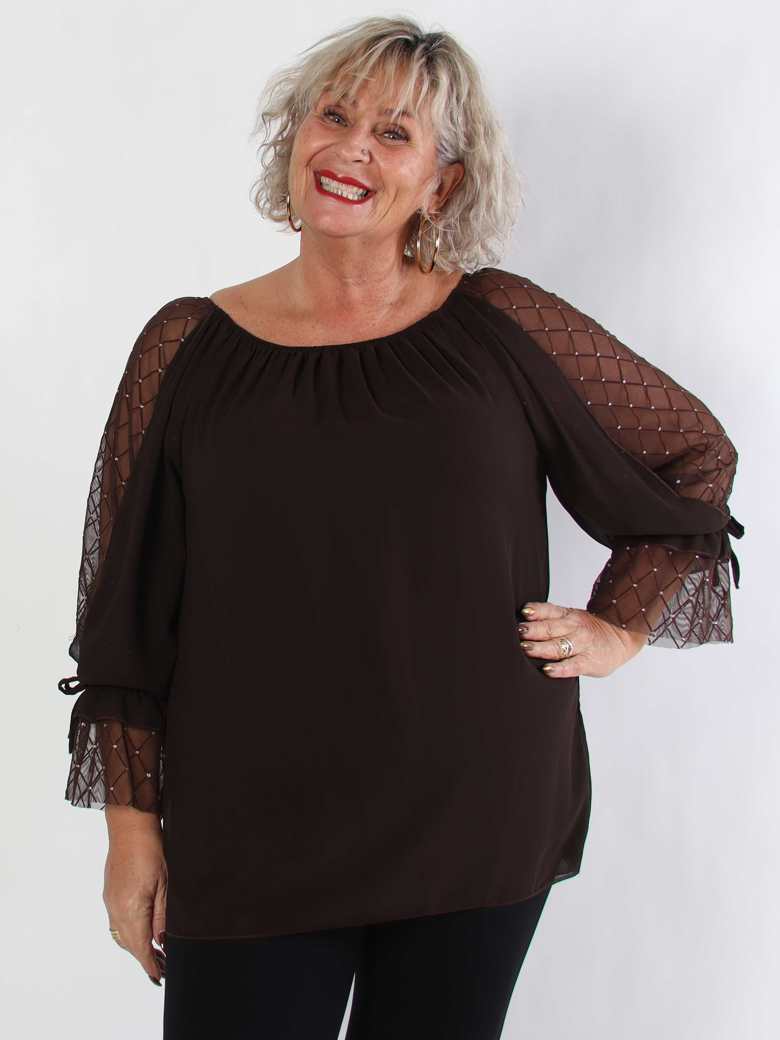 Norma - Plus size tunika i chiffong med dekorativa ärmar