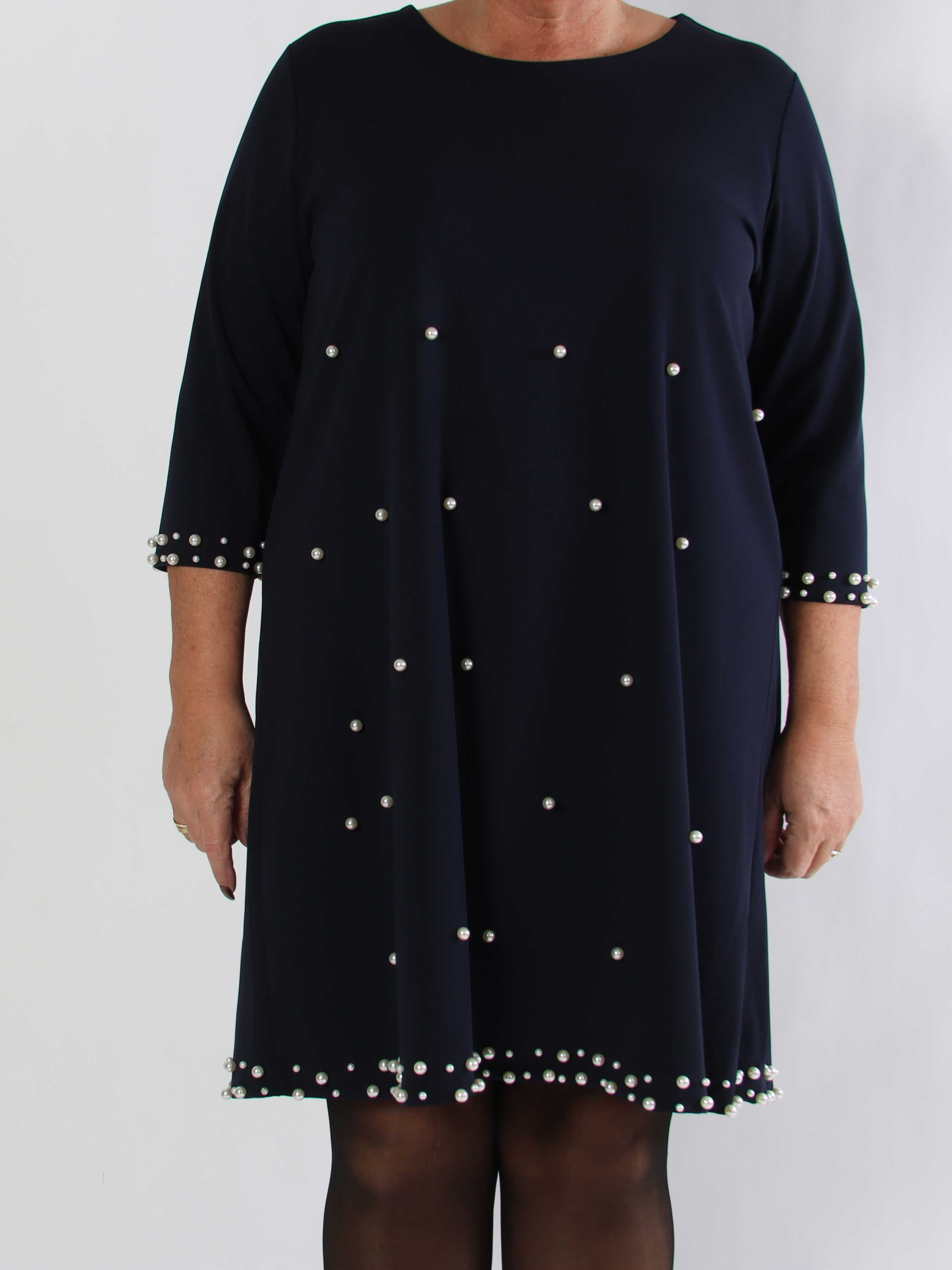 Obi - Klassisk plus size klänning med fina pärlor