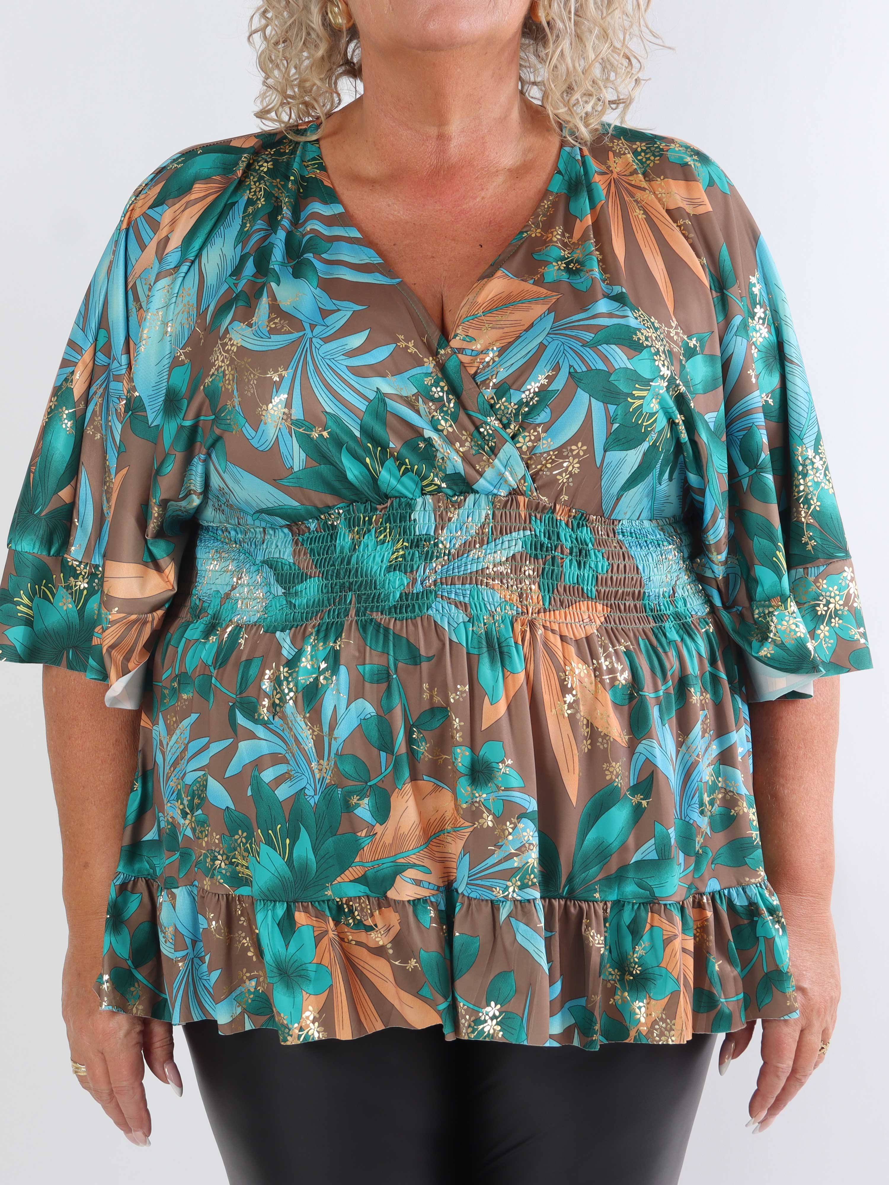 Pamela Gold Flower Shirt - Söt tunika i plusstorlek med smock och volanger