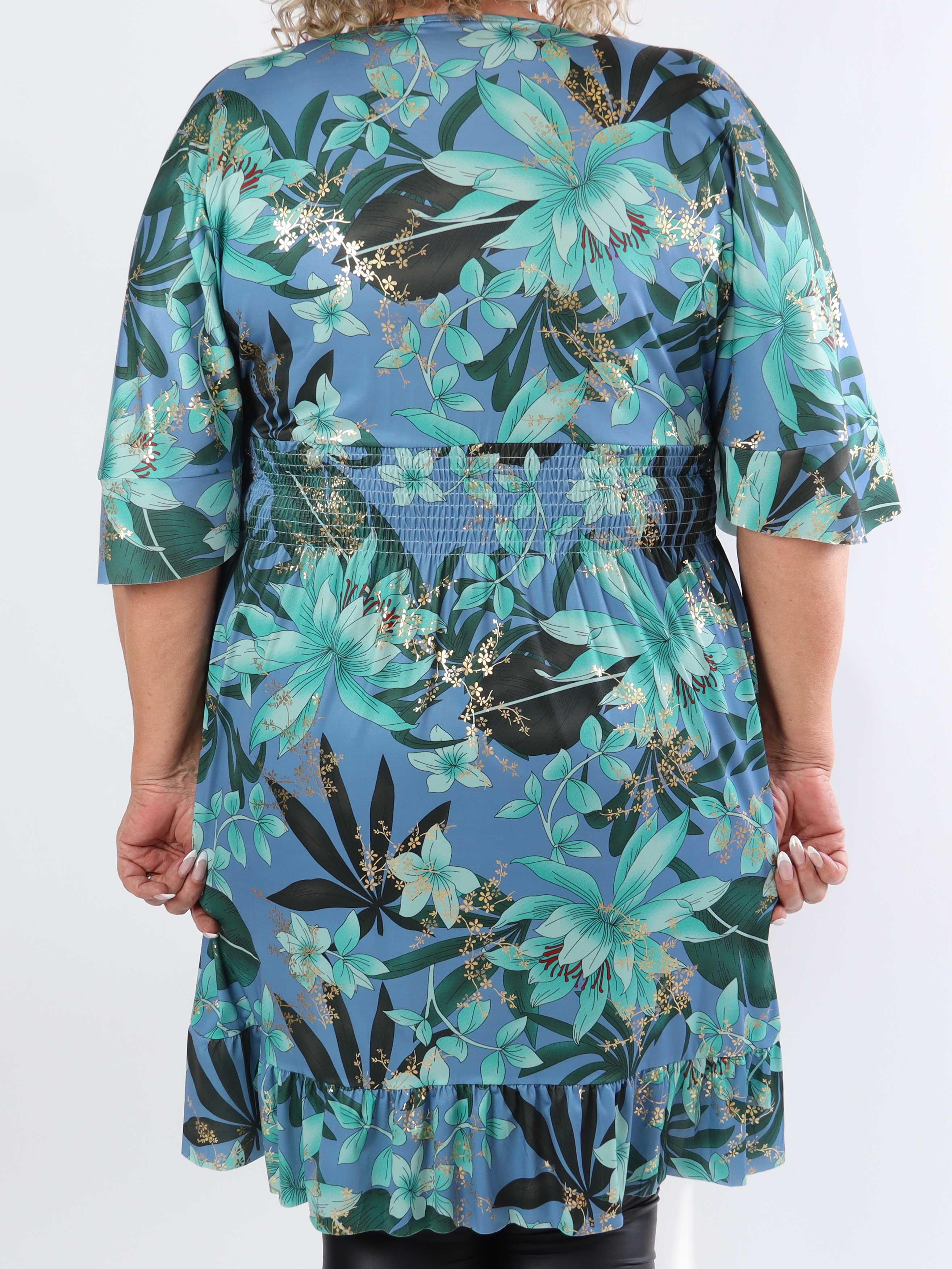 Pamela Gold Flower Short - Elastisk plus size-klänning med smock och volanger