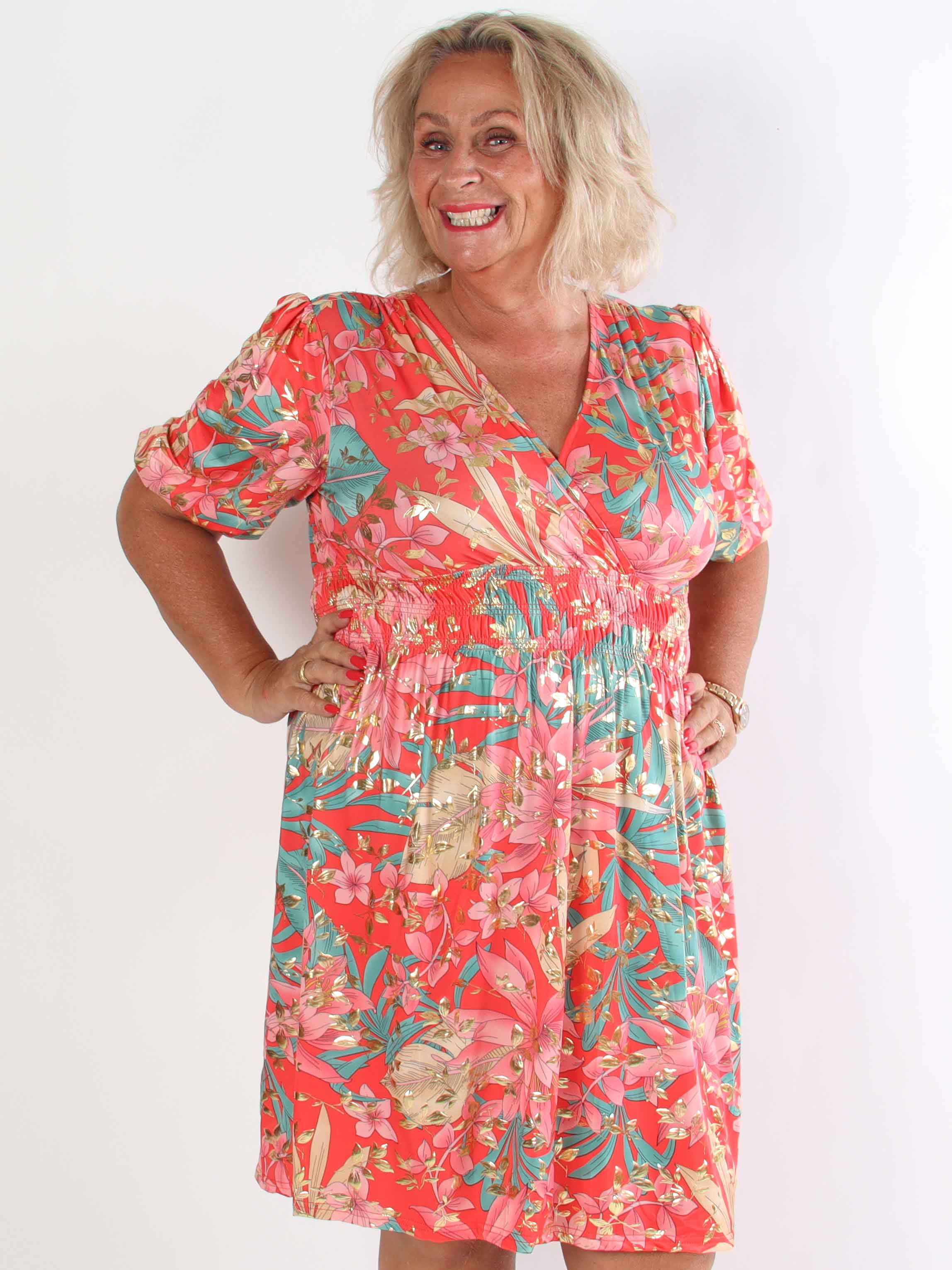Pamina Leaf Short - Kort elastisk plus size klänning med bladmotiv