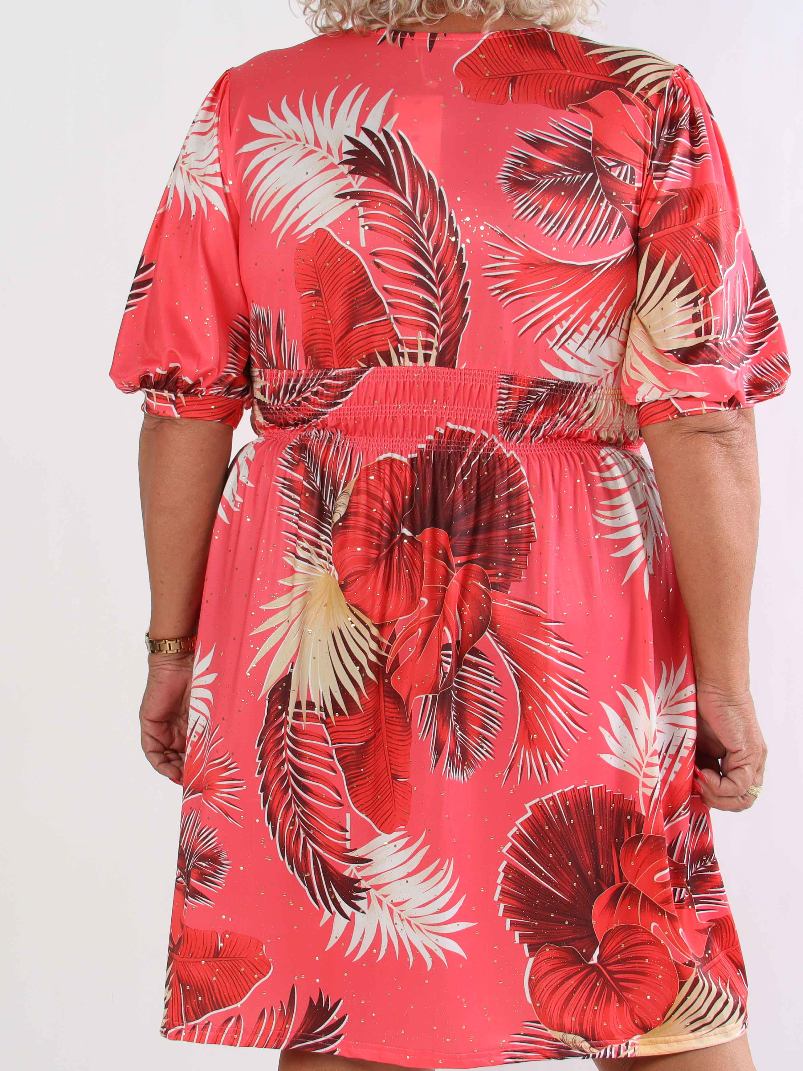 Pamina Palm Short - Elastisk plus size klänning med bladmotiv och gulddamm