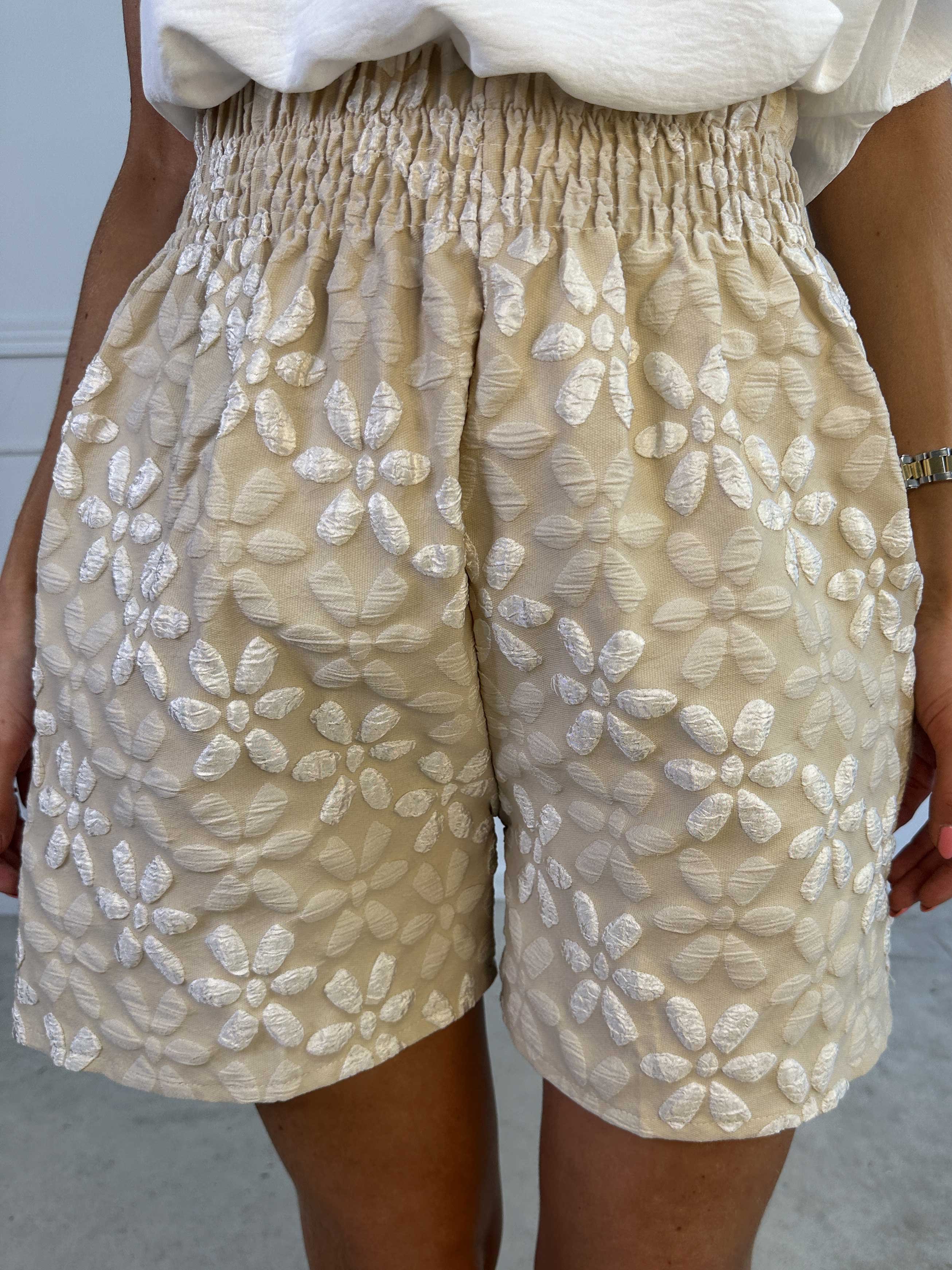 Pams Bloom Shorts - Söta shorts med blomstermotiv
