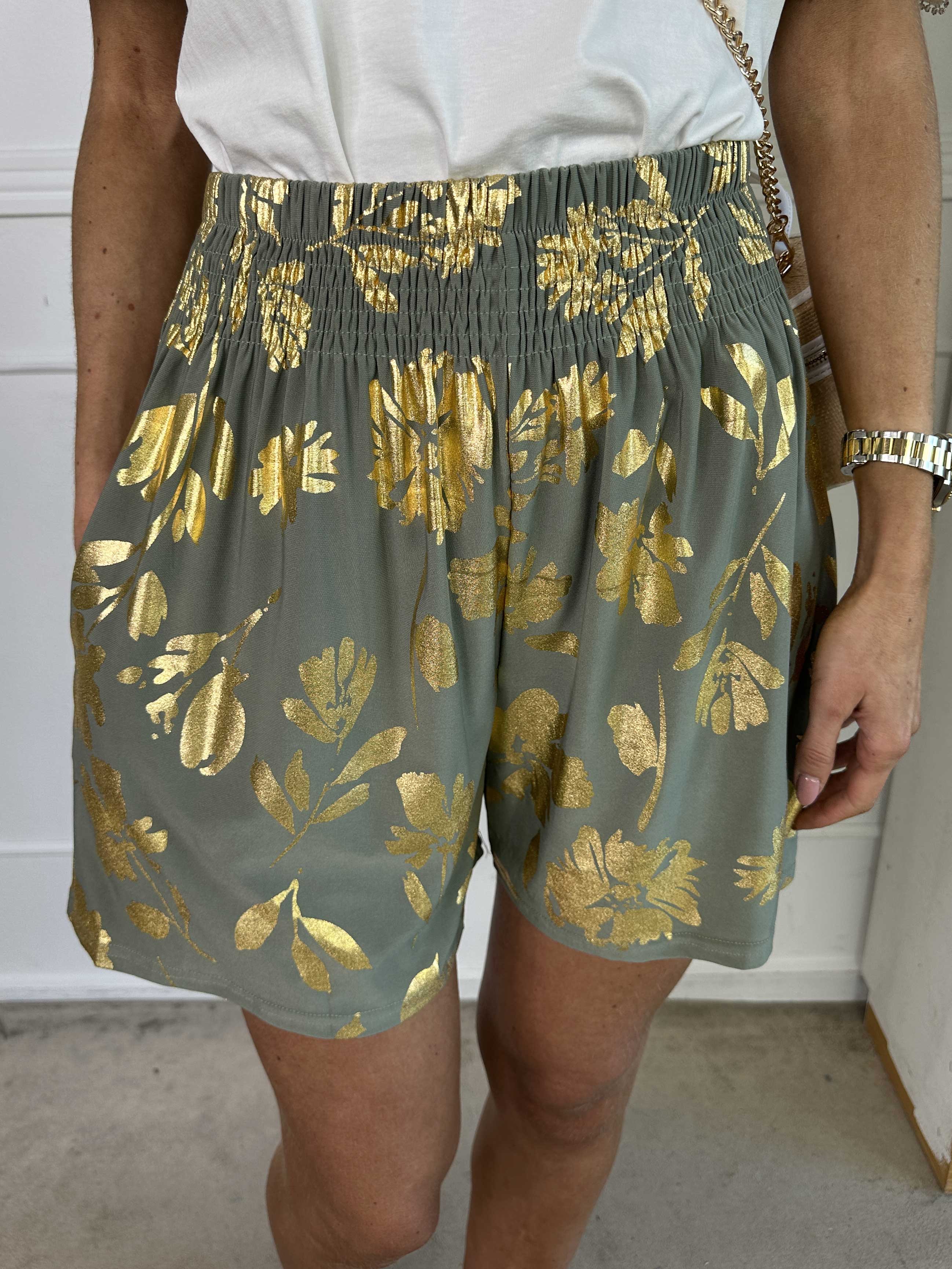 Pams Gold Flower Shorts - Elastiska shorts med guldblad