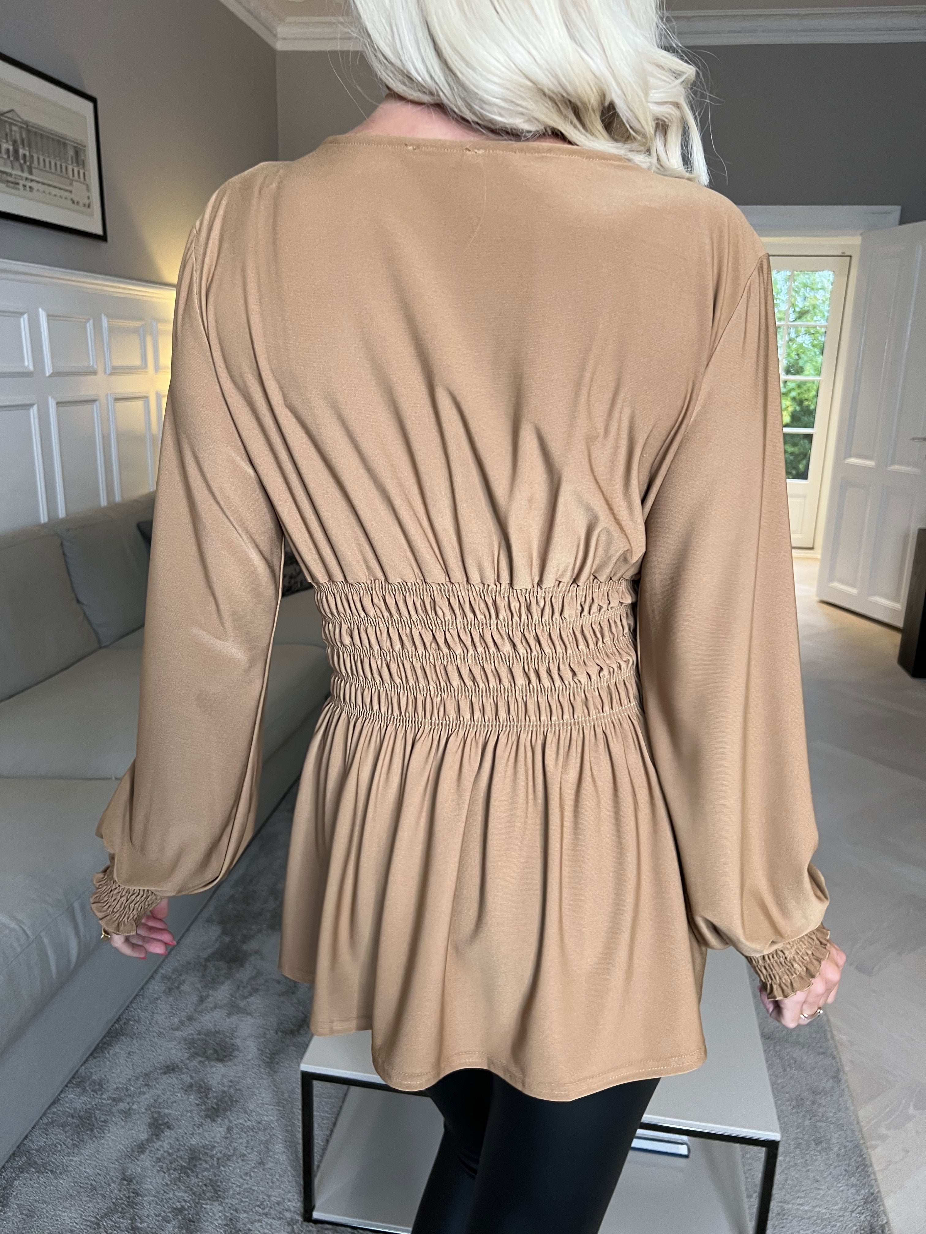 Pams Plain Shirt L/S - Blus i elastiskt tyg med långa ärmar