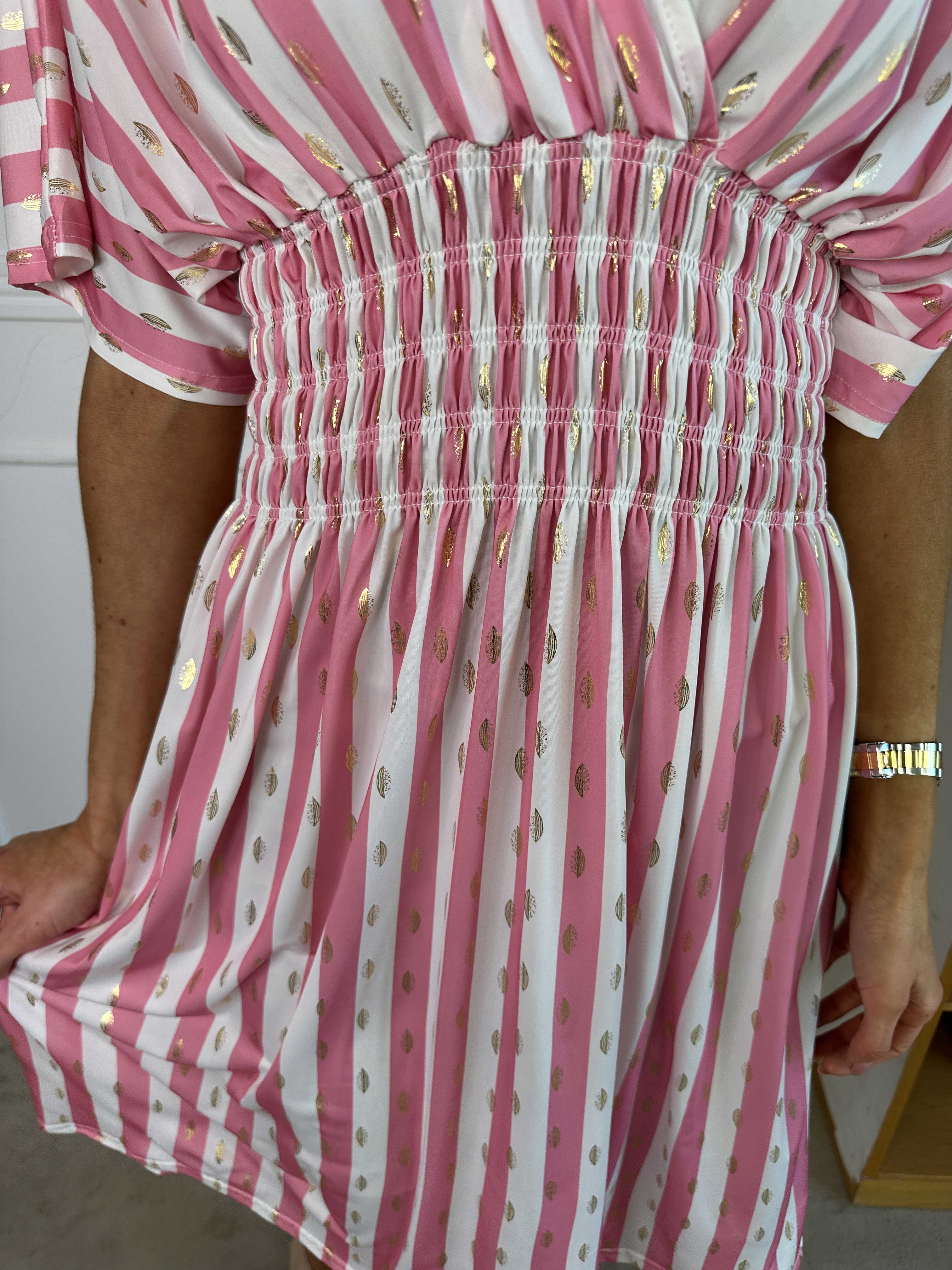 Pams Stripe Short - Randig klänning med resår och gulddetaljer