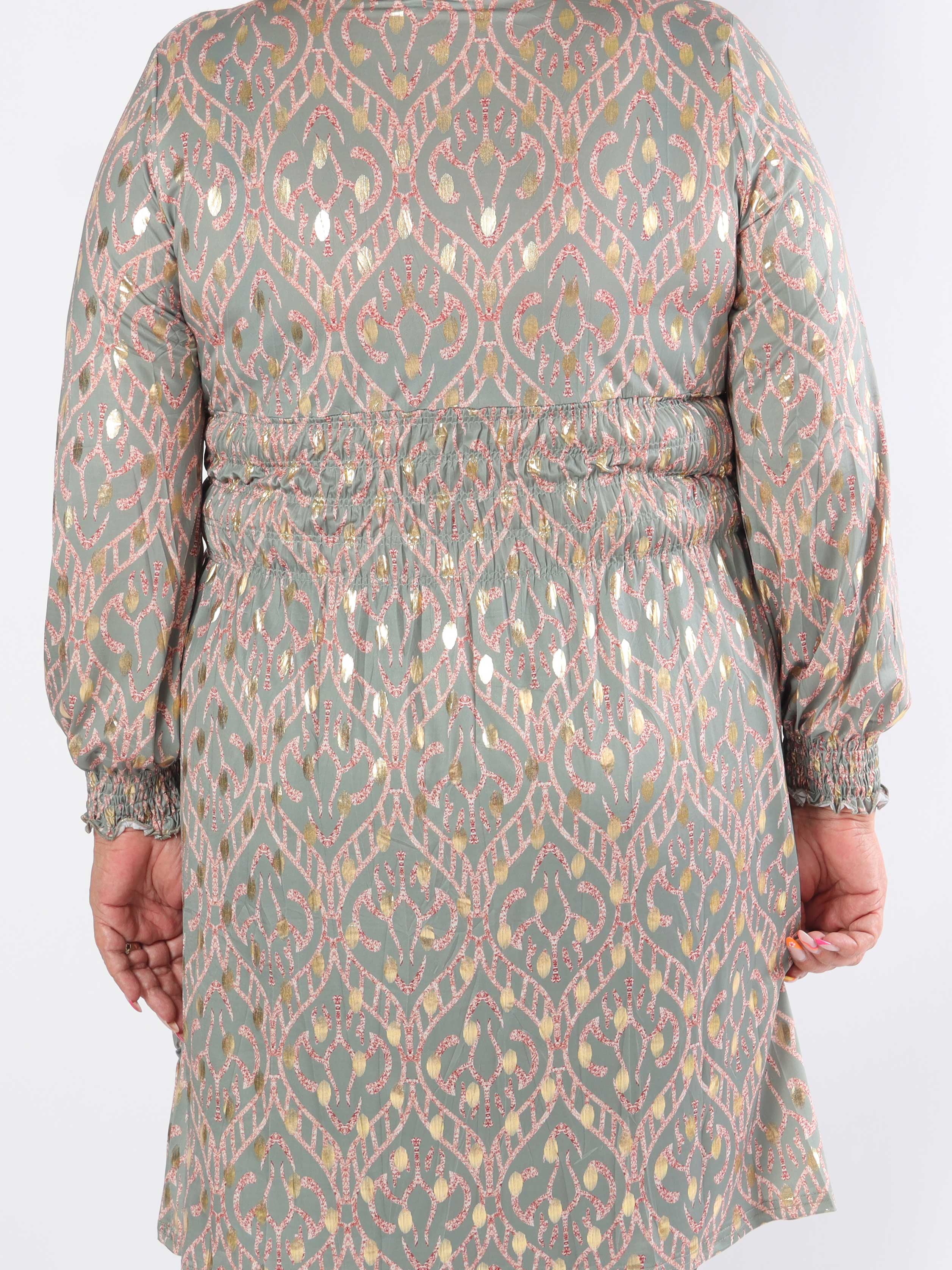 Pams Boho Short L/S - Mönstrad klänning med resår i skrynkelfritt tyg i plus size
