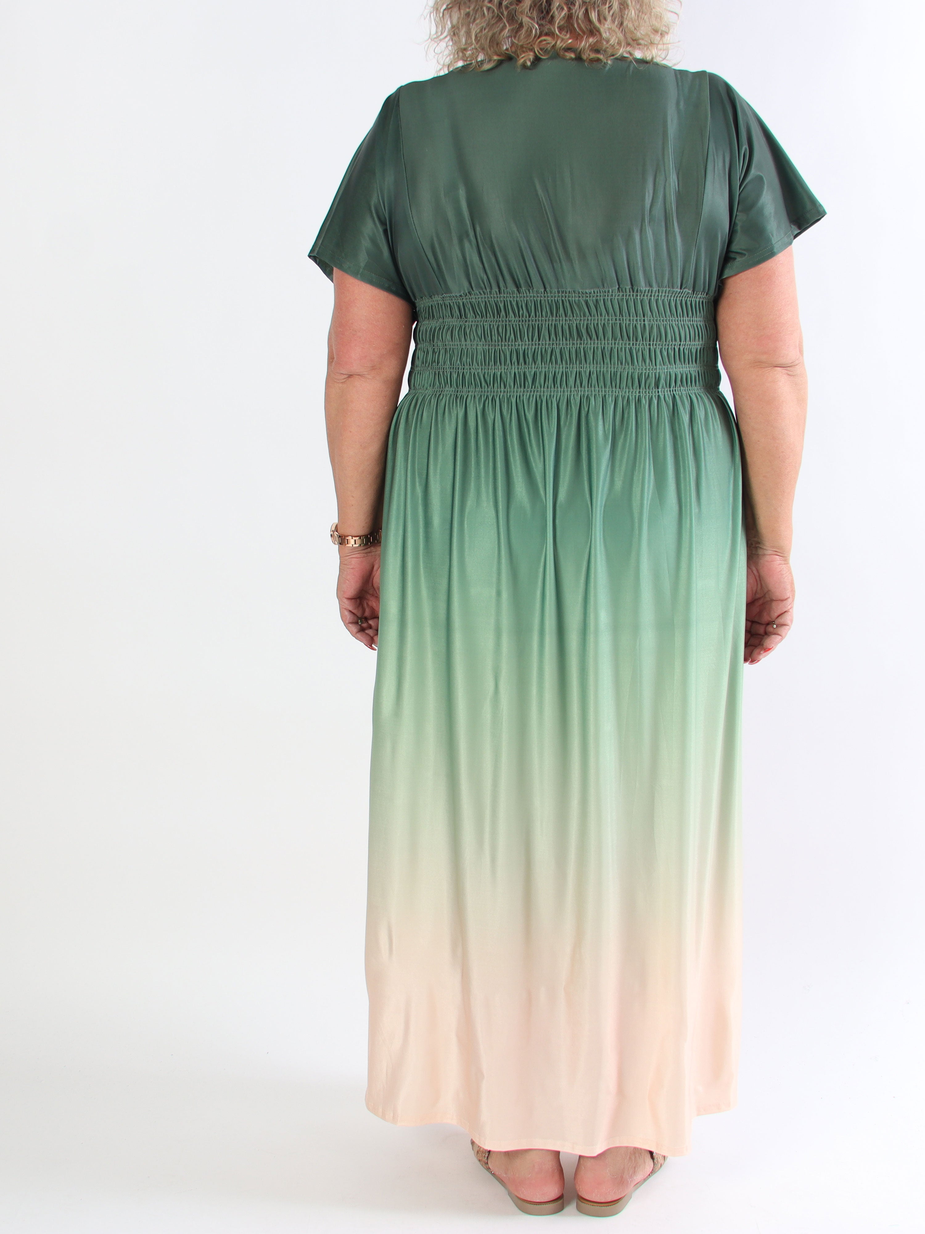 Pams Fade - Lång mångfärgad stretchig plus size klänning