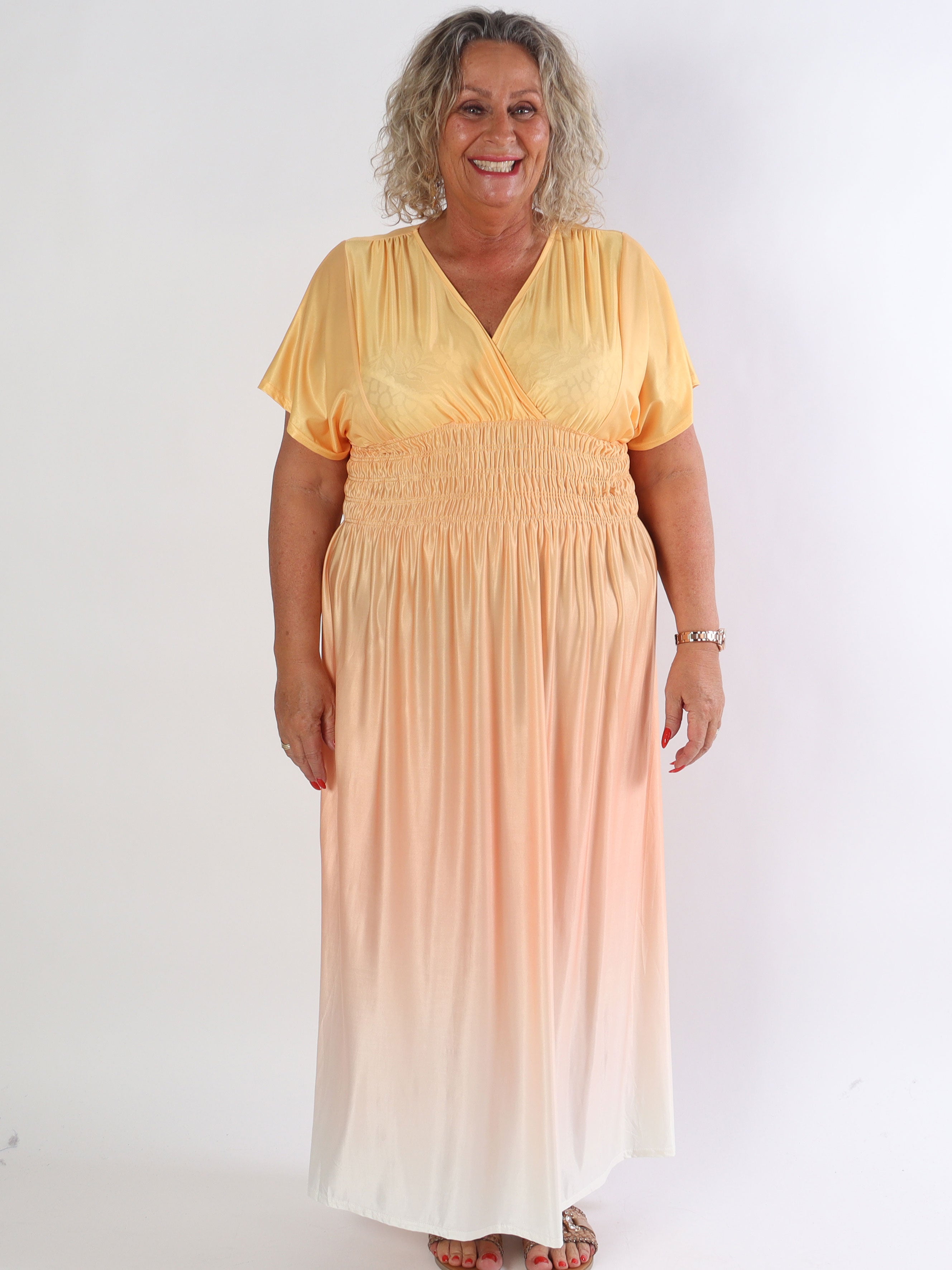 Pams Fade - Lång mångfärgad stretchig plus size klänning