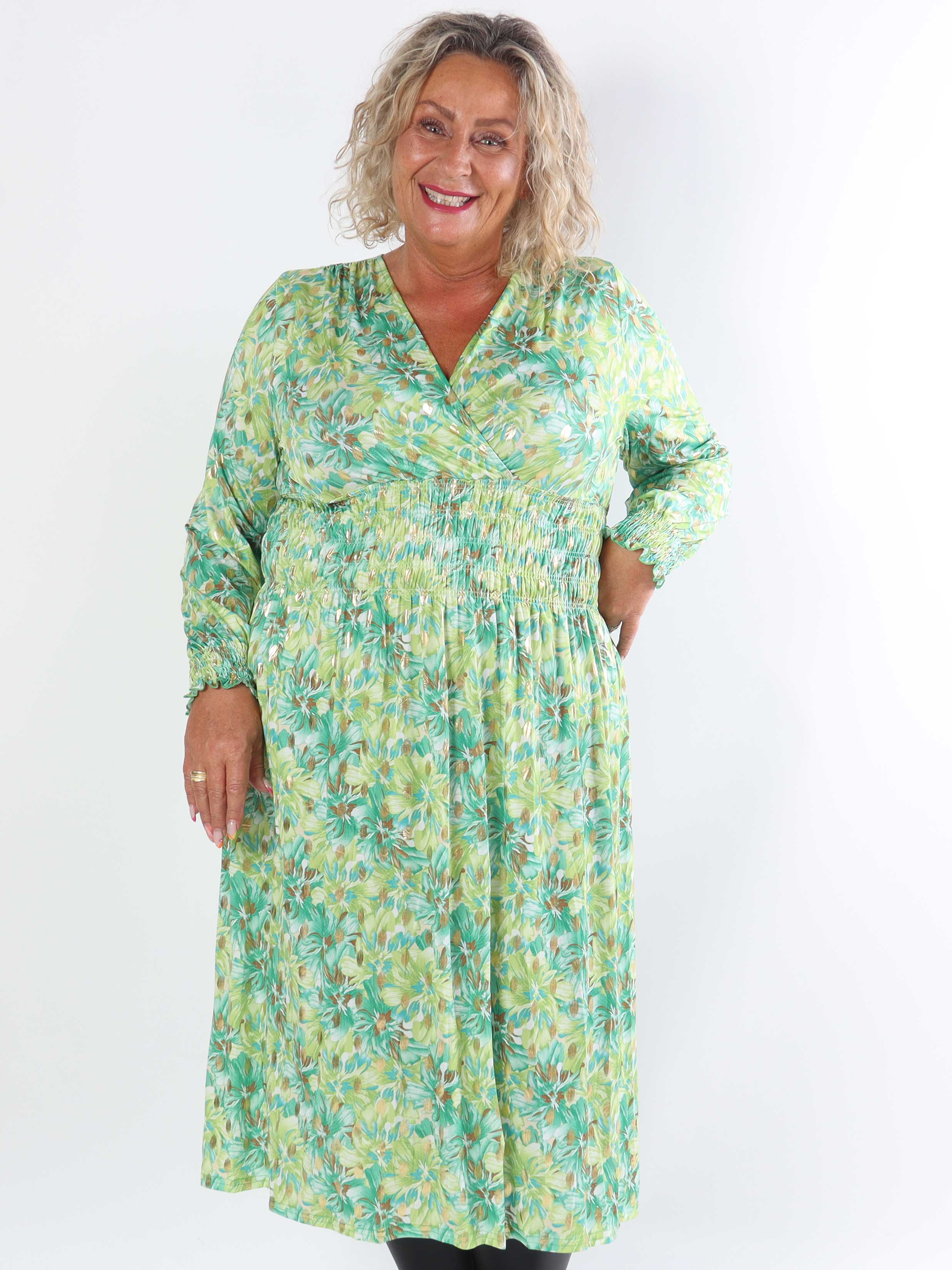 Pams Floral Midi L/S - Elastisk plus size-klänning i skrynkelfritt tyg