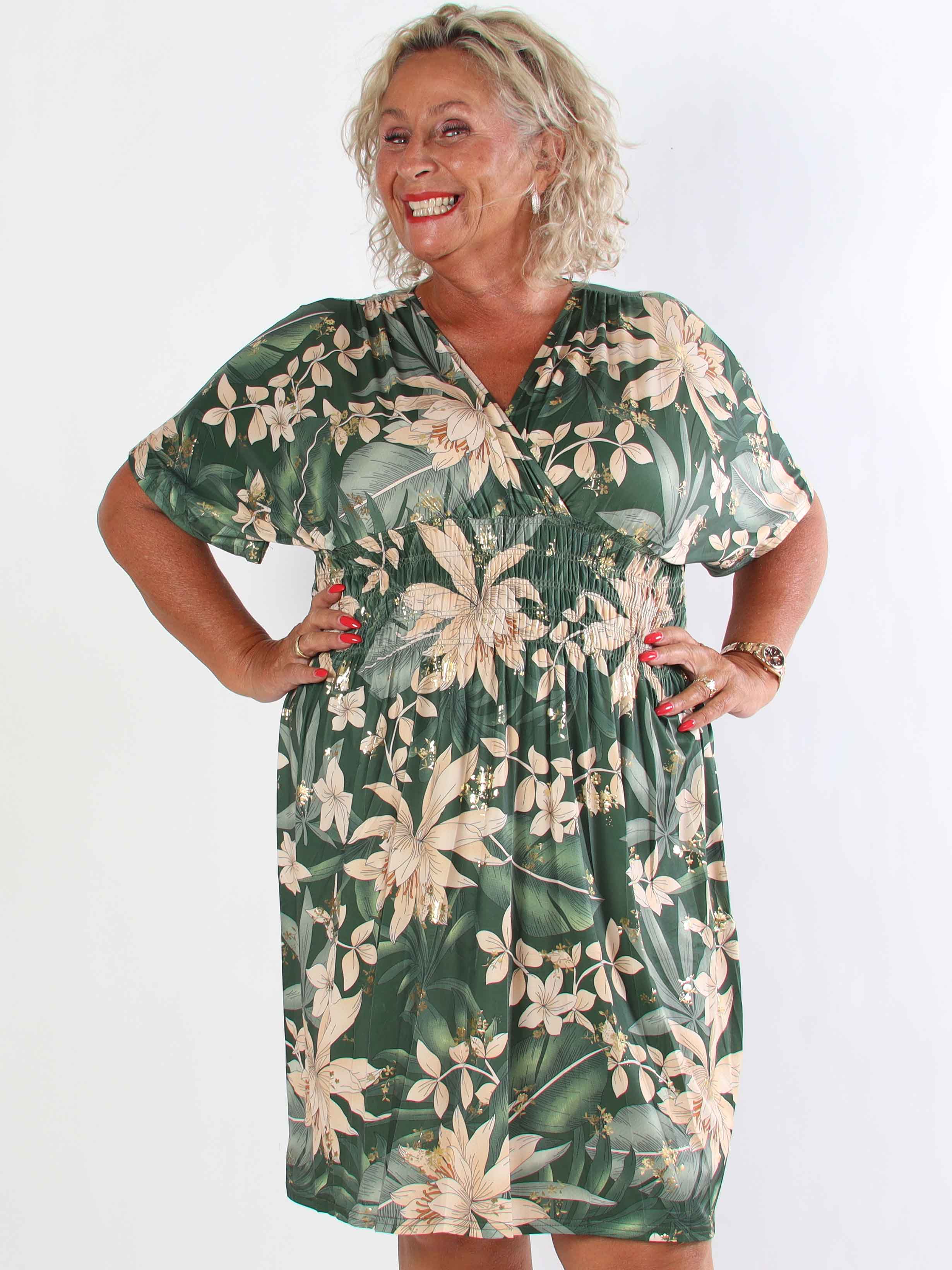 Pams New Leaf Short - Plus size klänning med färgat blommönster och gulddetaljer