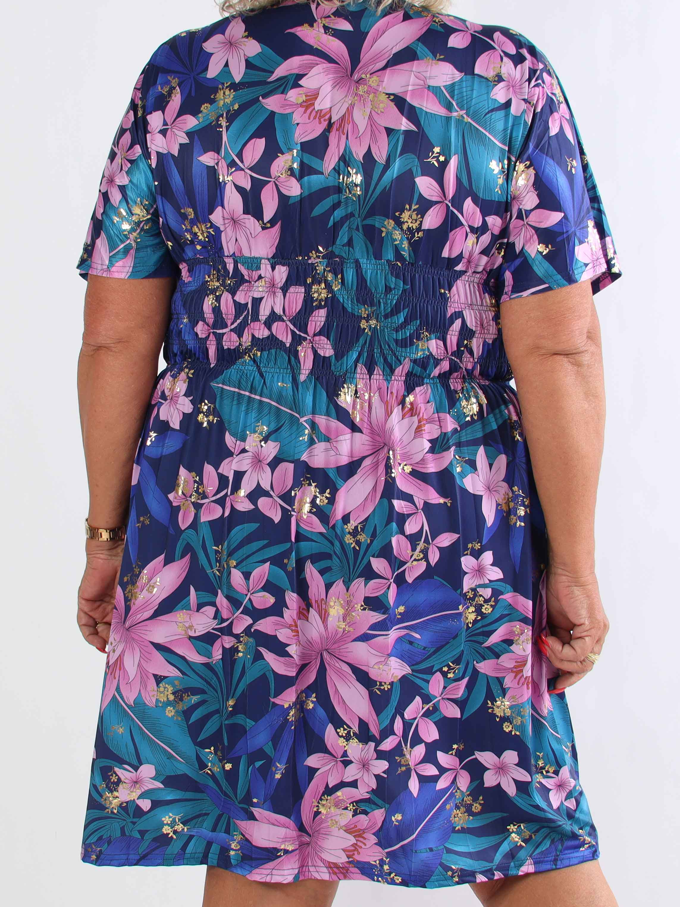 Pams New Leaf Short - Plus size klänning med färgat blommönster och gulddetaljer
