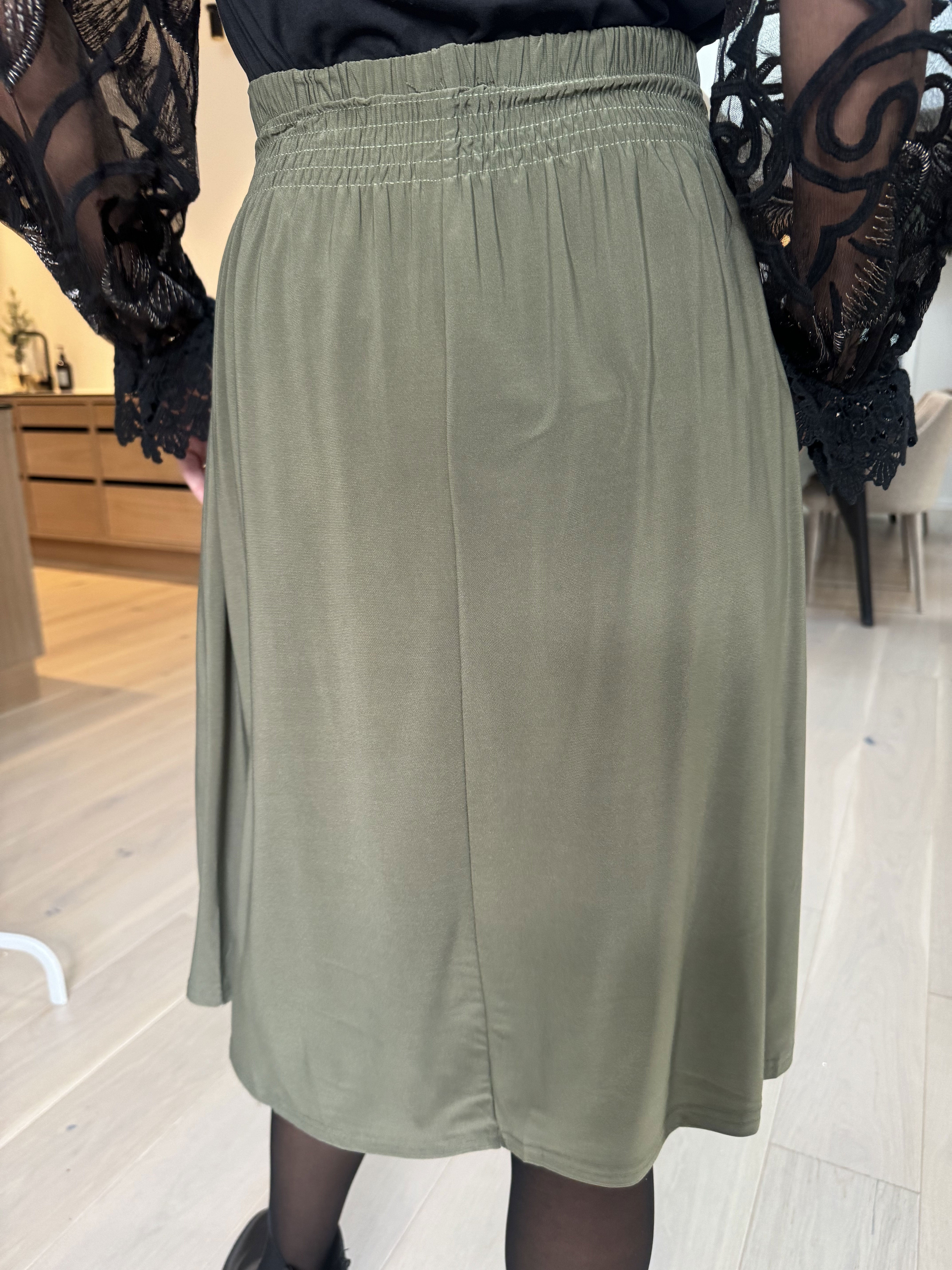 Pams Plain Skirt - Slät kjol i stretchigt tyg