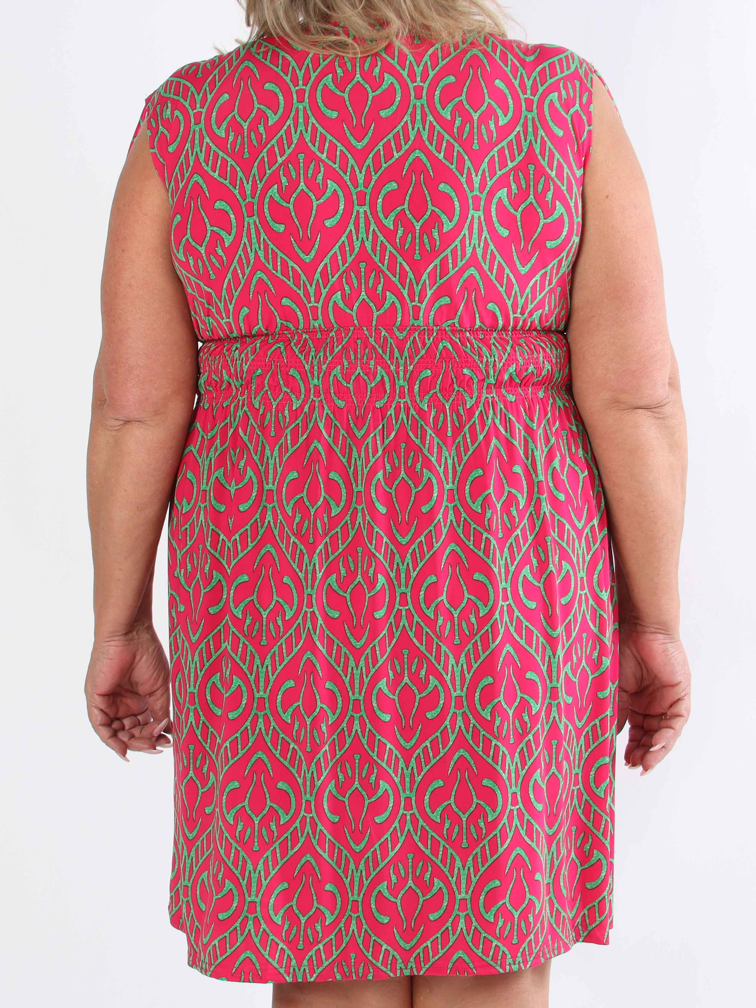 Pams Boho Short - Kort elastisk plus size-klänning i skrynkelfritt tyg