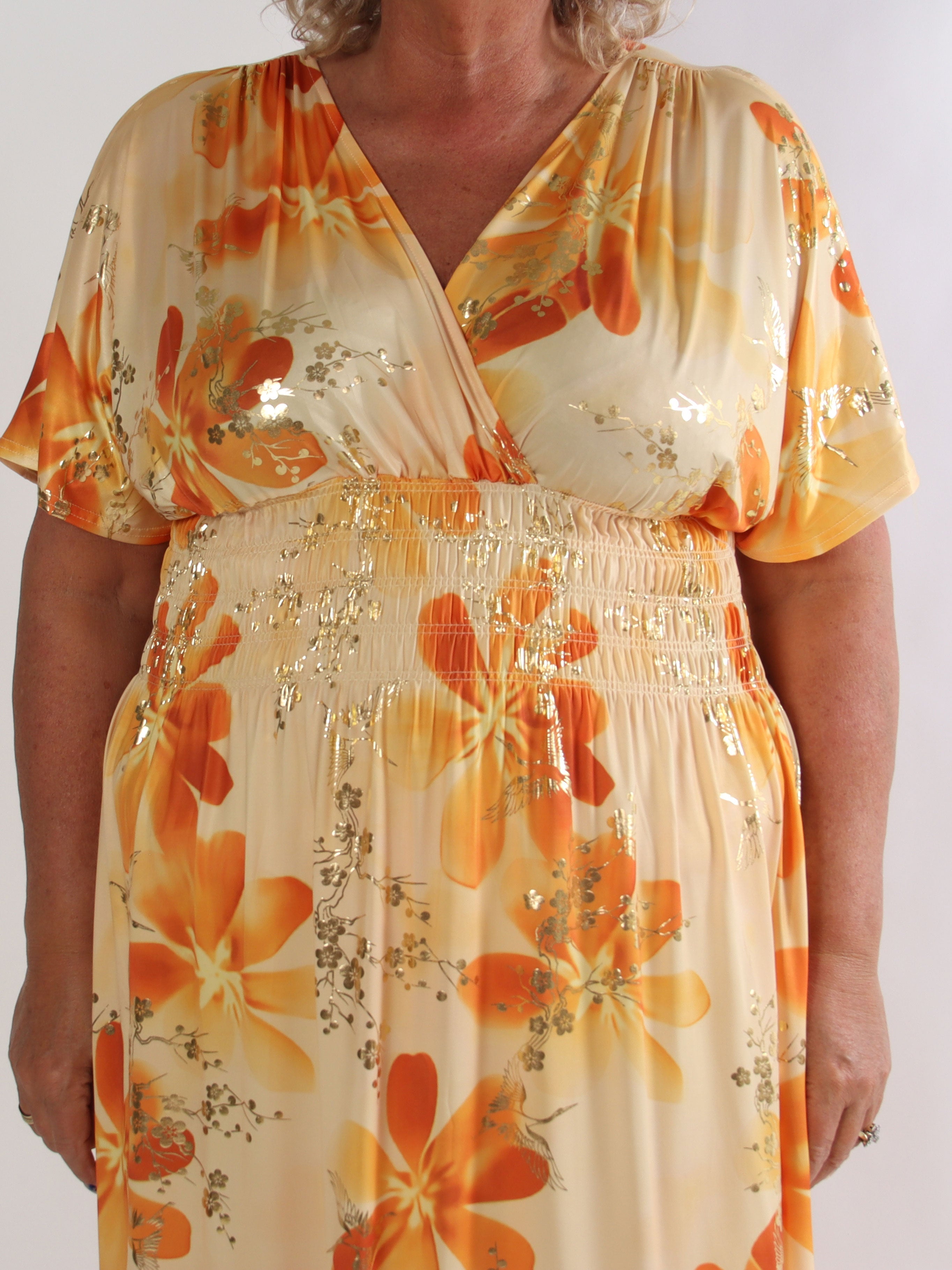 Pams Fleur - Plus size elastisk kjole med smock og japansk inspireret gulddetaljer