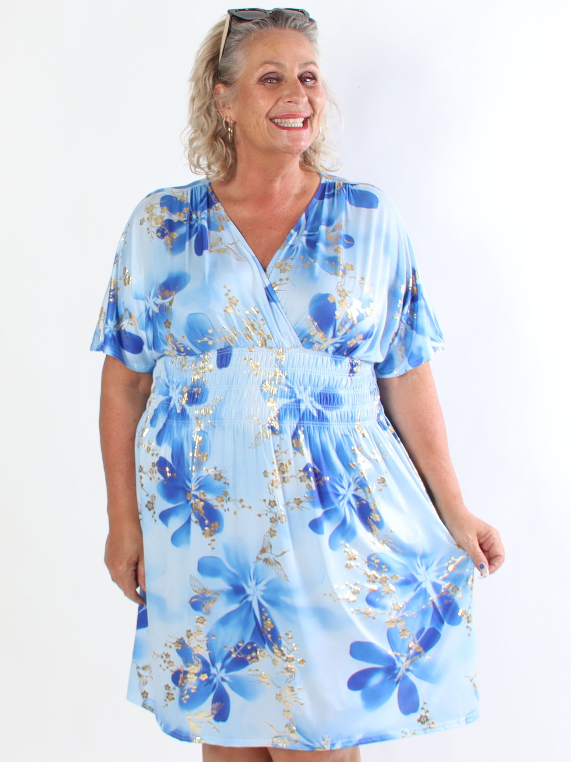 Pams Fleur Short - Plus size kjole med smock og japansk inspireret gulddetaljer