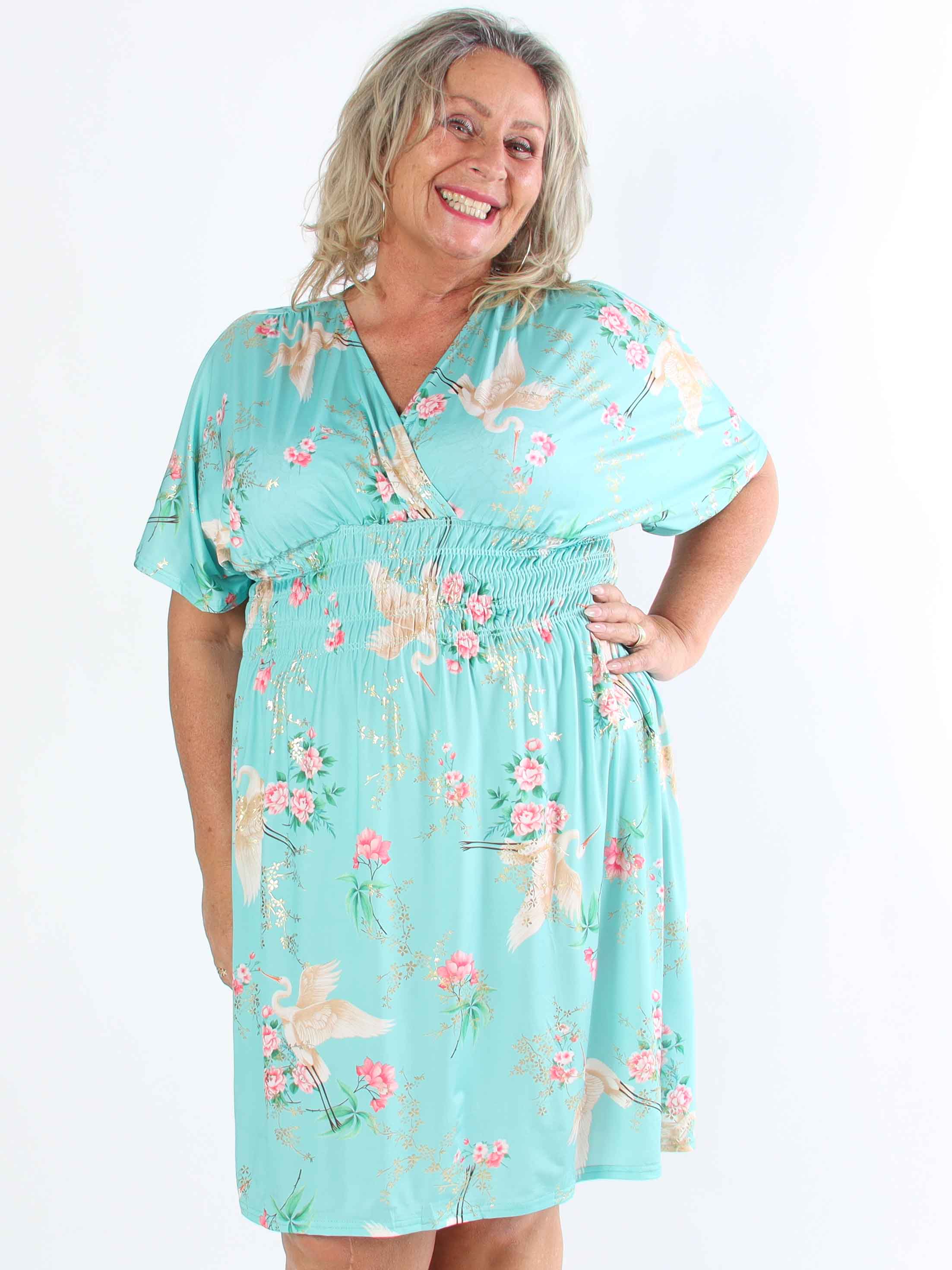 Pams Fly Short - Elastisk plus size-klänning med blommor och fåglar