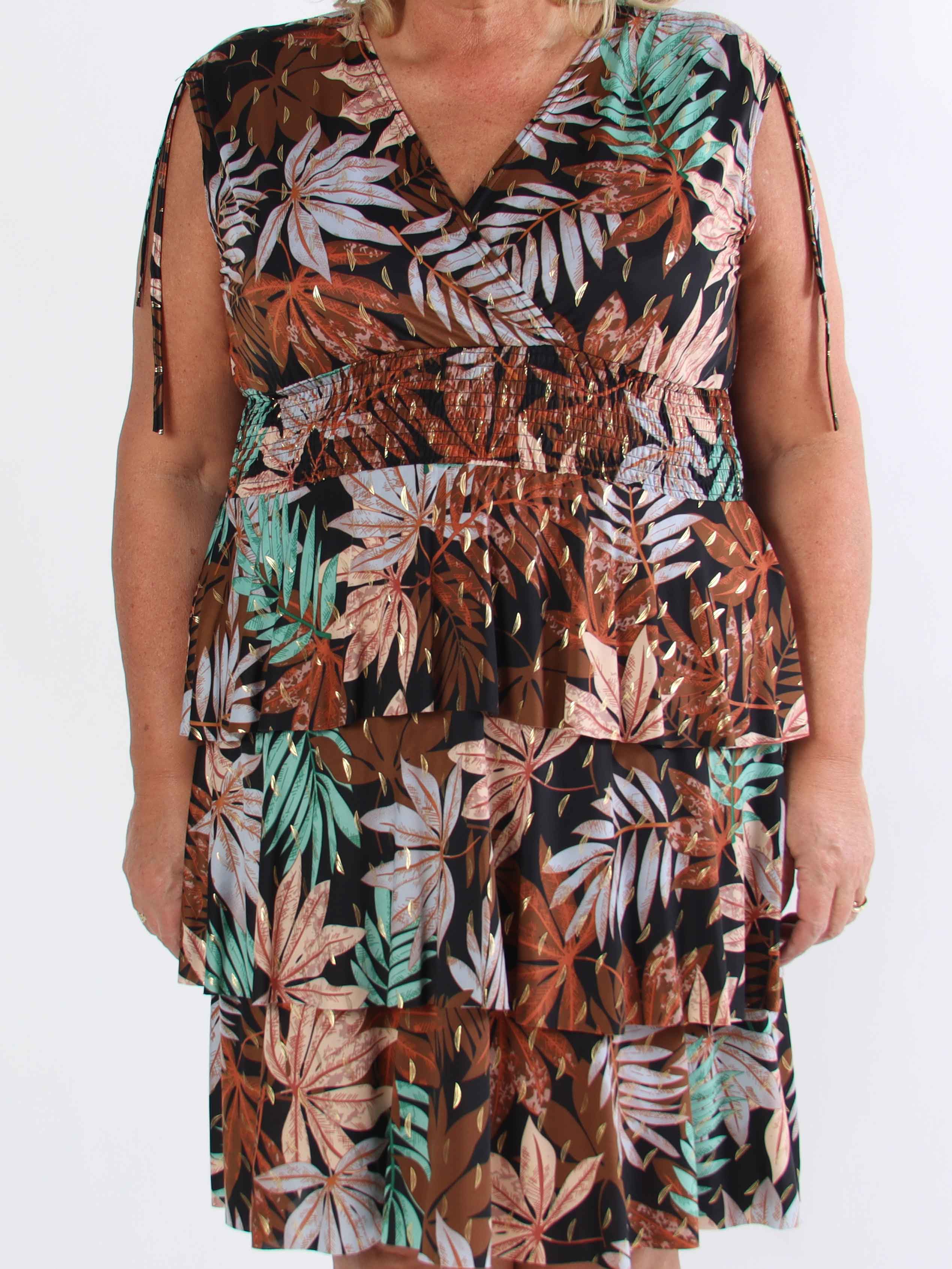 Pams Leaf Frills - Plus size-klänning med bladtryck och volanger