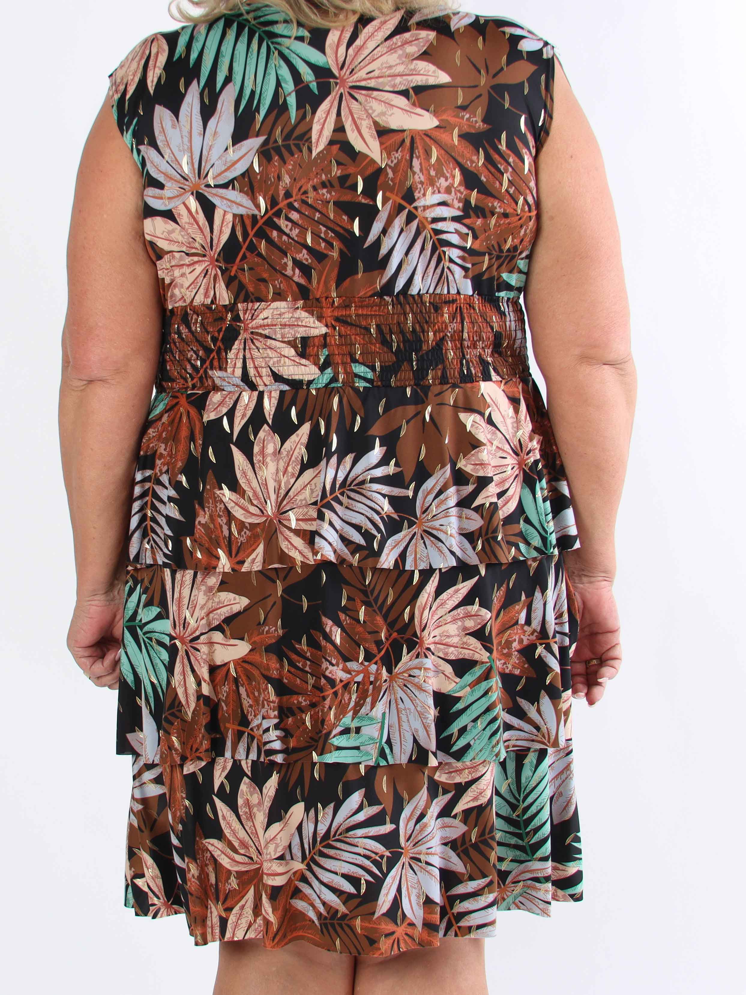 Pams Leaf Frills - Plus size-klänning med bladtryck och volanger