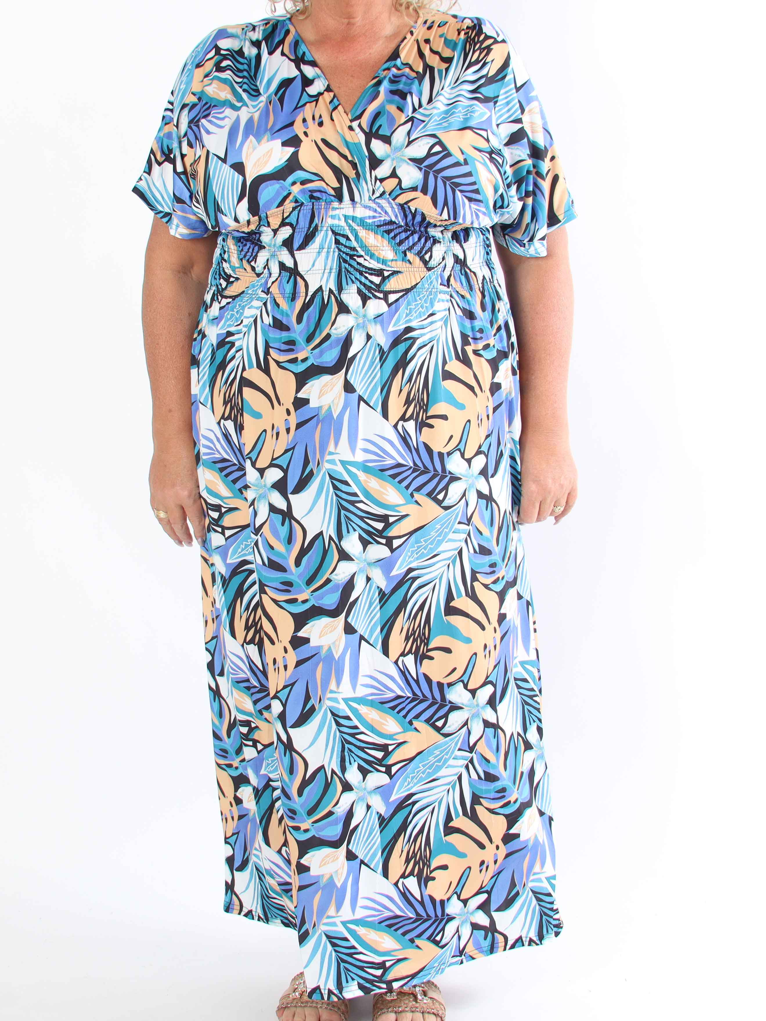 Pams Leaves - Elastisk klänning i plus size med bladmotiv och smockad midja