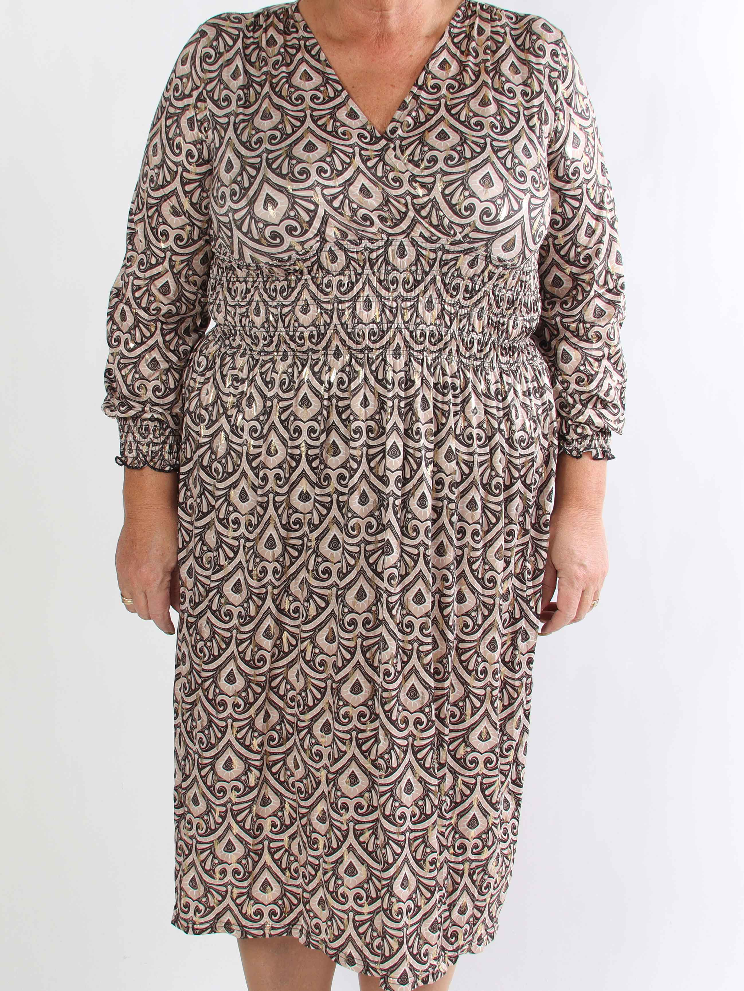 Pams Pattern Midi L/S - Plus size kjole i krølfrit stof med lange ærmer