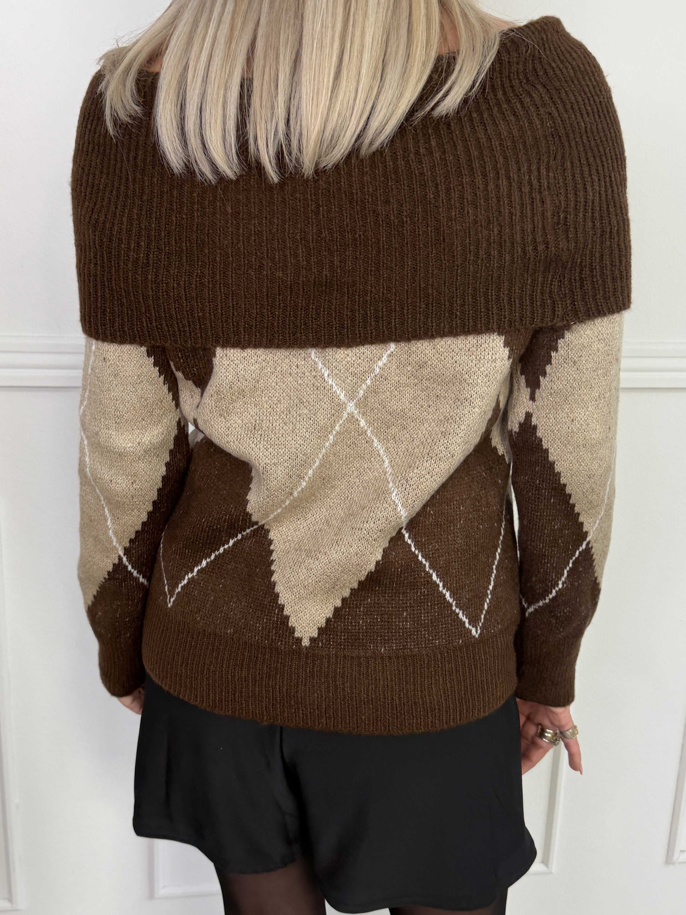 Paola - Stickad off-shoulder tröja med mönster