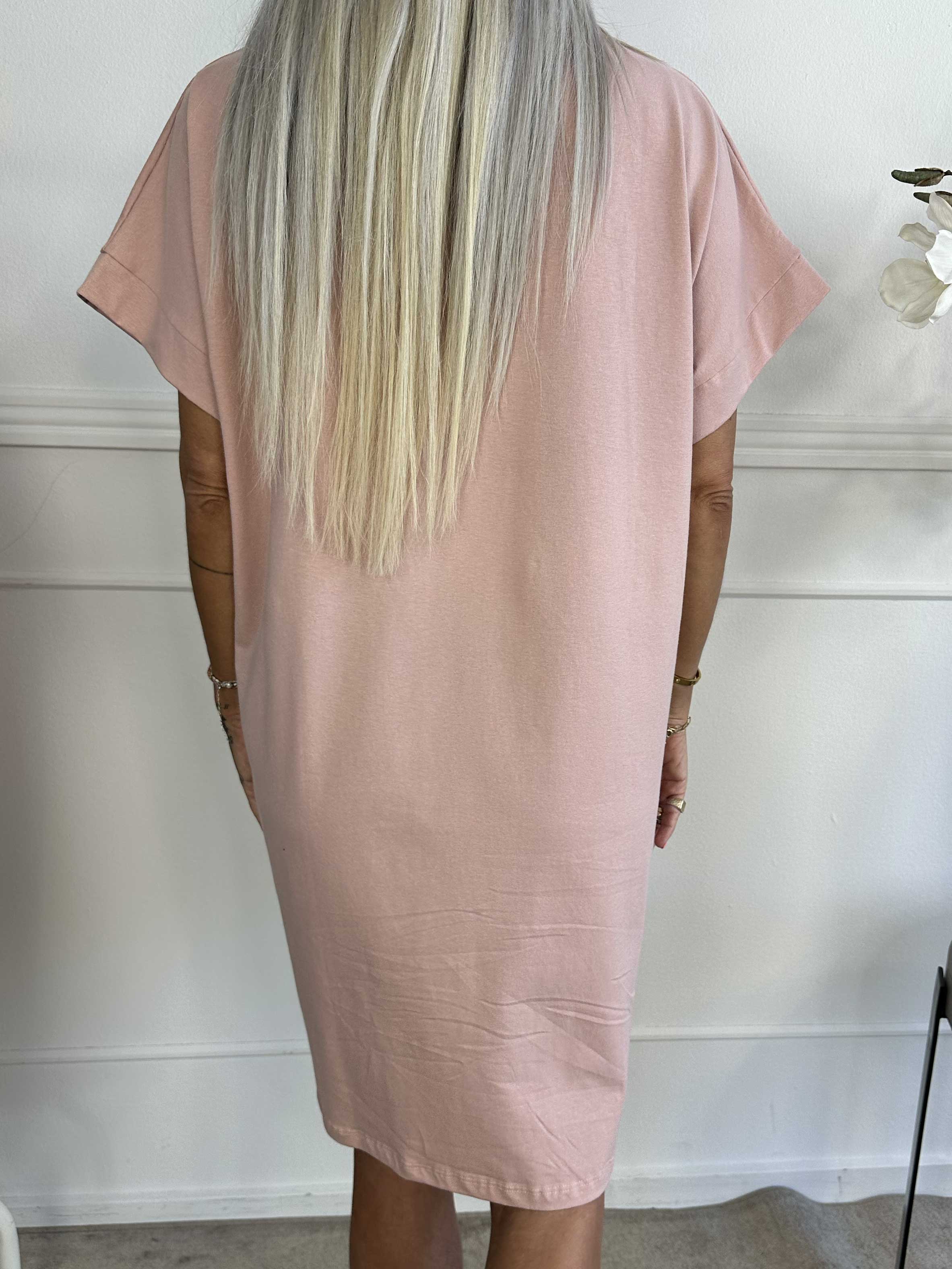 Pernille - T-shirtklänning i bomull med tryck