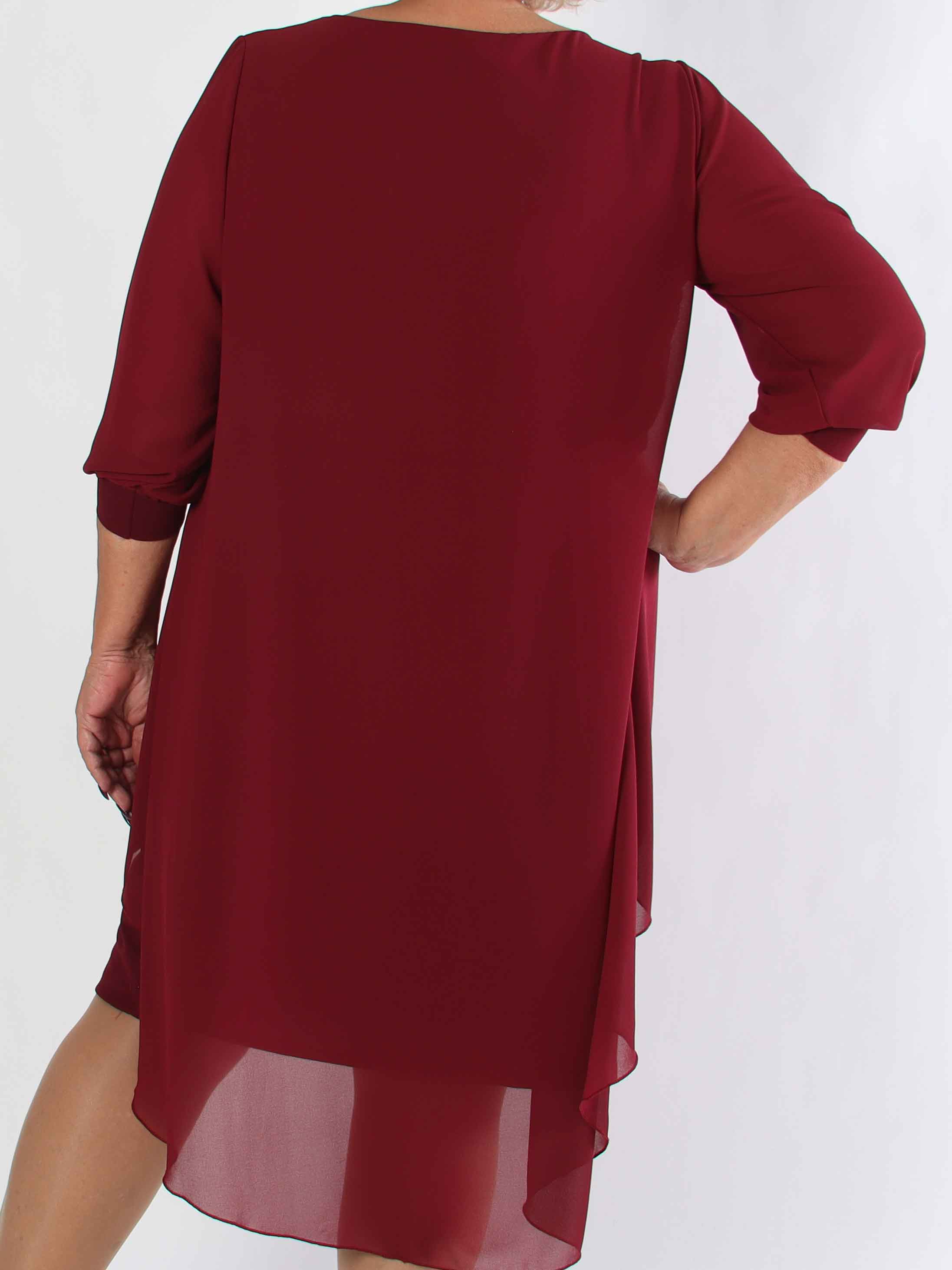 Pianora - Plus size klänning med chiffonlager och semitransparenta ärmar