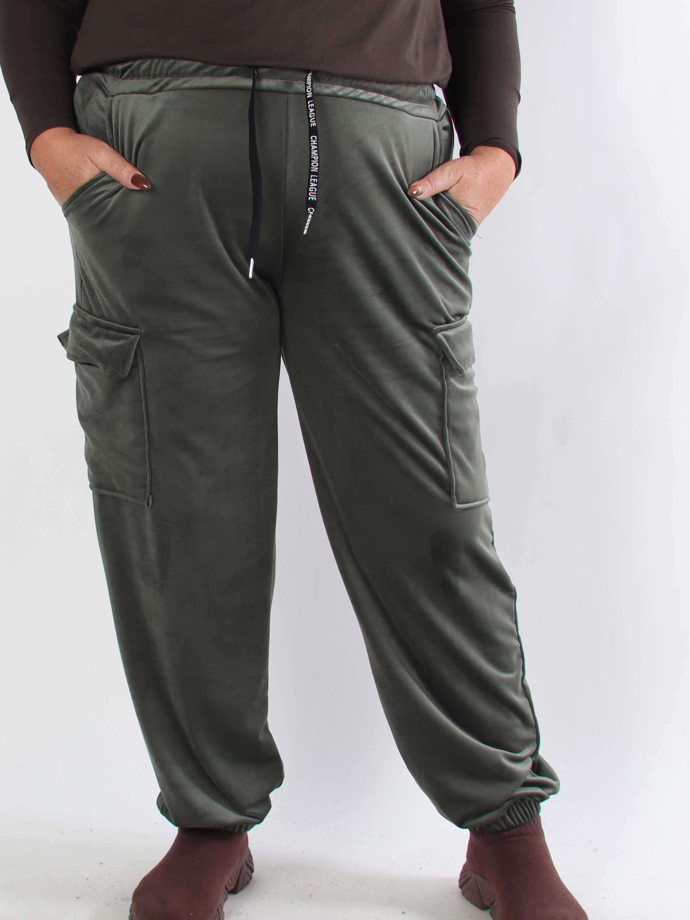 Pippa - Mjuka plussize cargobyxor i velour