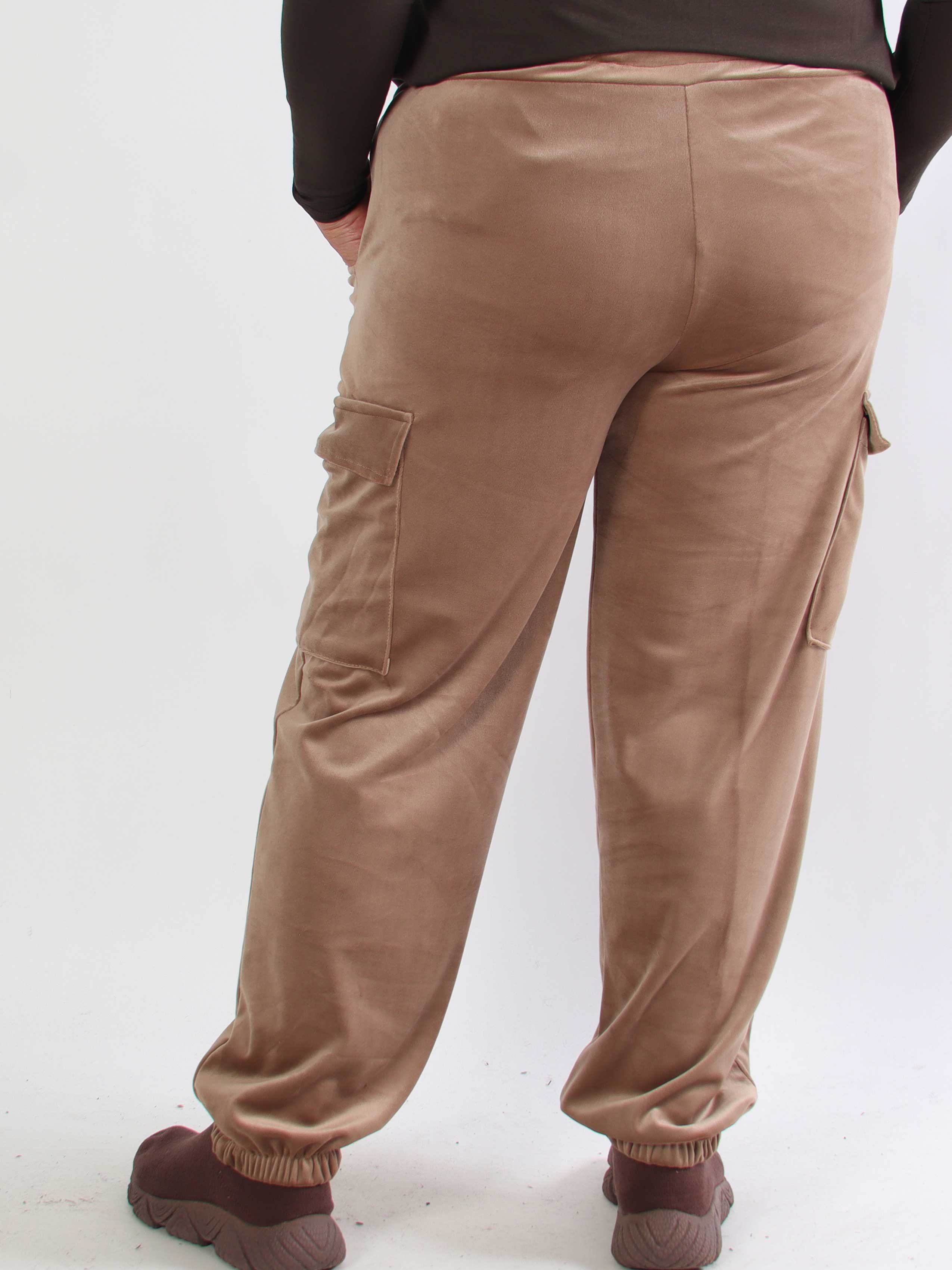 Pippa - Mjuka plussize cargobyxor i velour