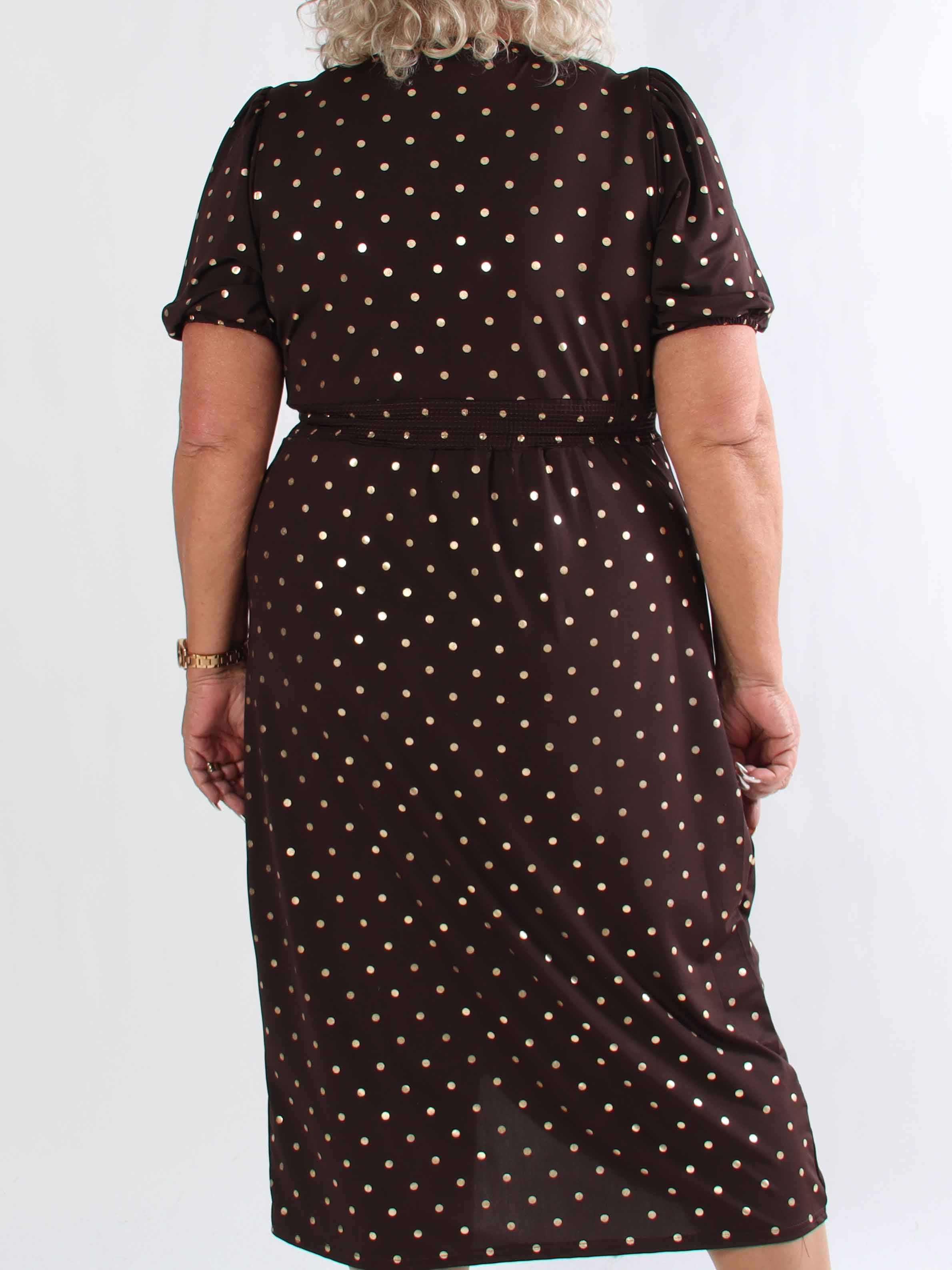 Primula Dust Gold - Plus size klänning i omlott-look med guldprickar