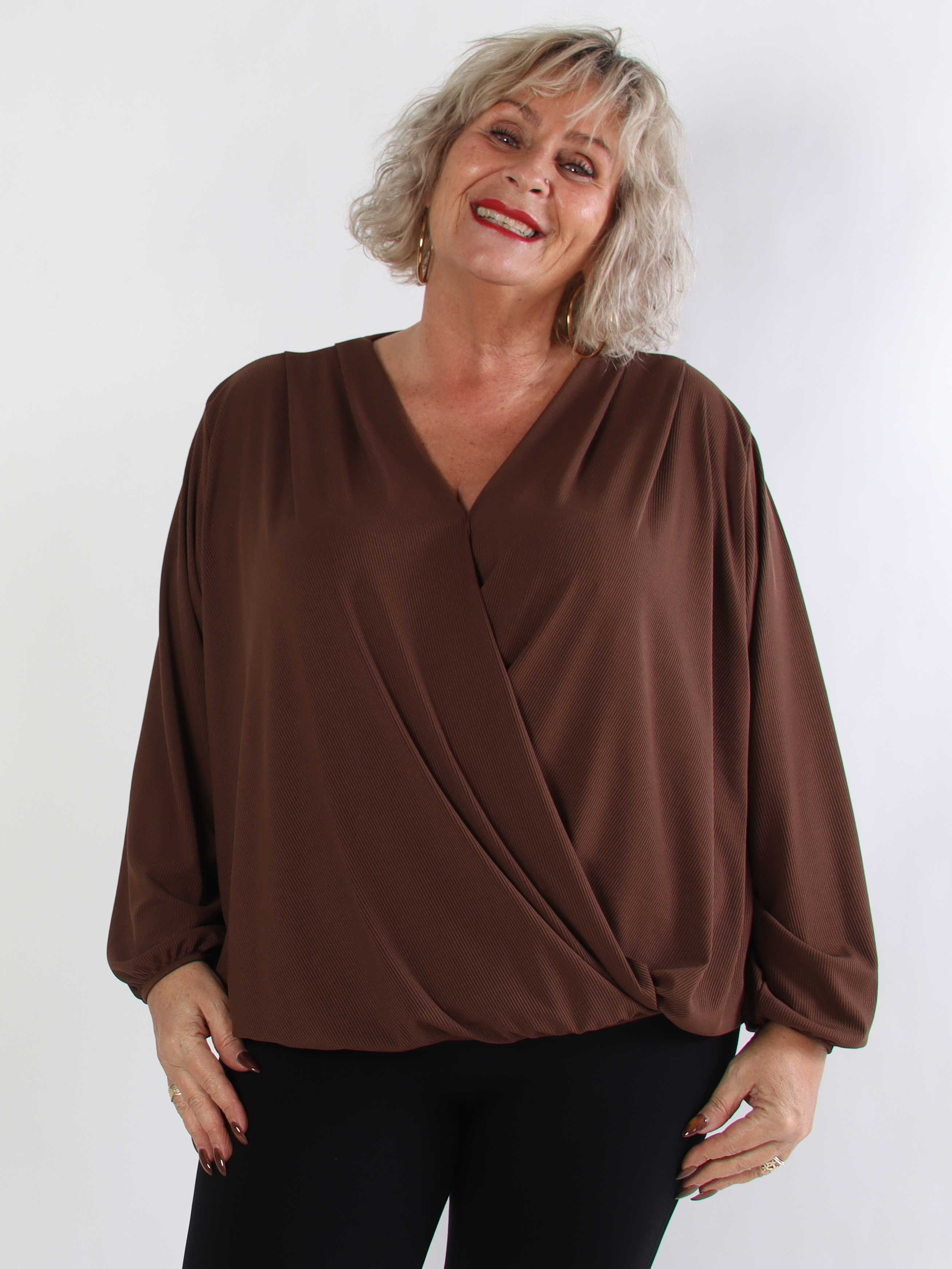 Rakel Plain - Långärmad plus size blus i ribbat tyg