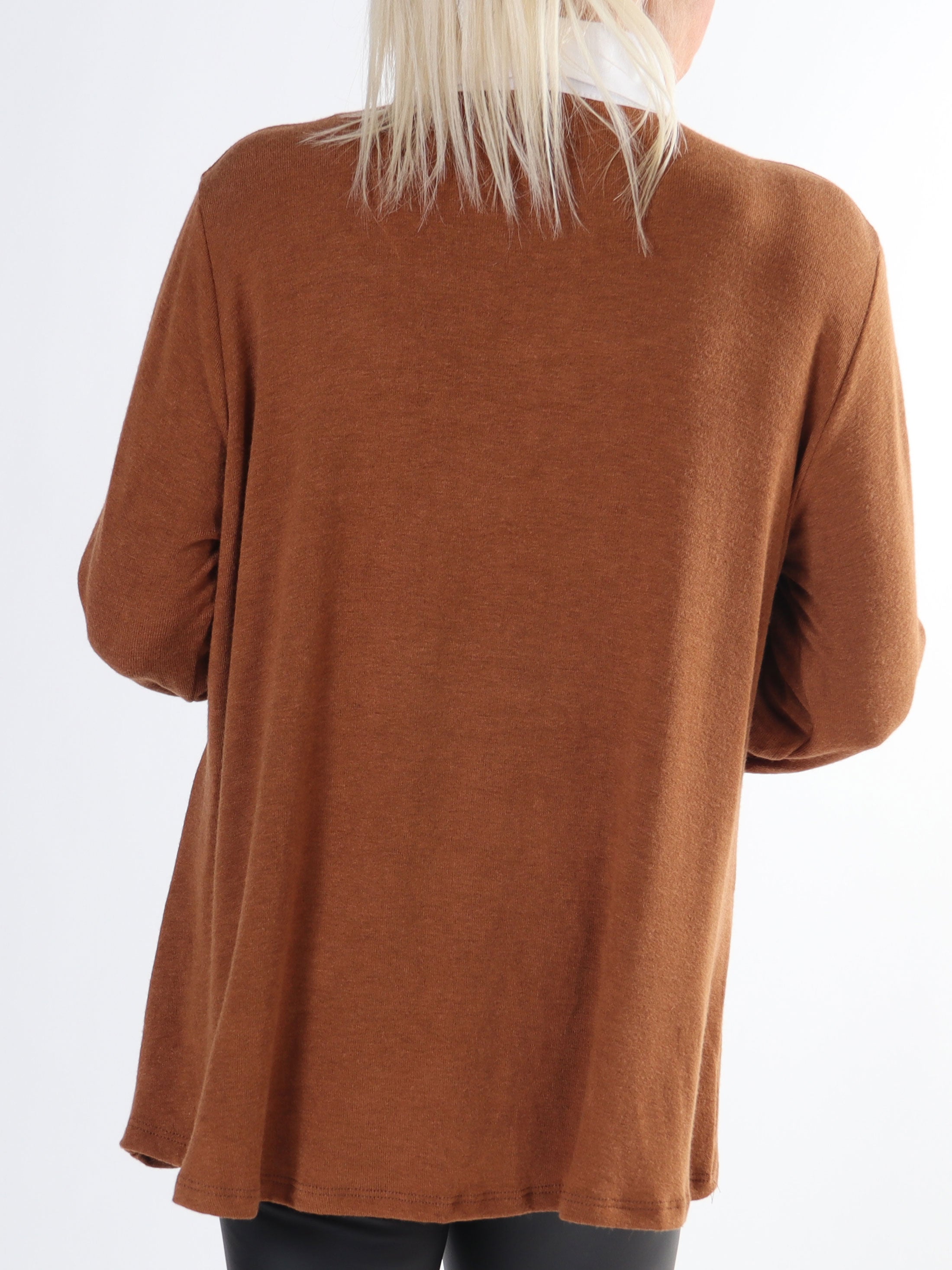 Rita - Härligt mjuk plus size-blus med vit skjortkrage