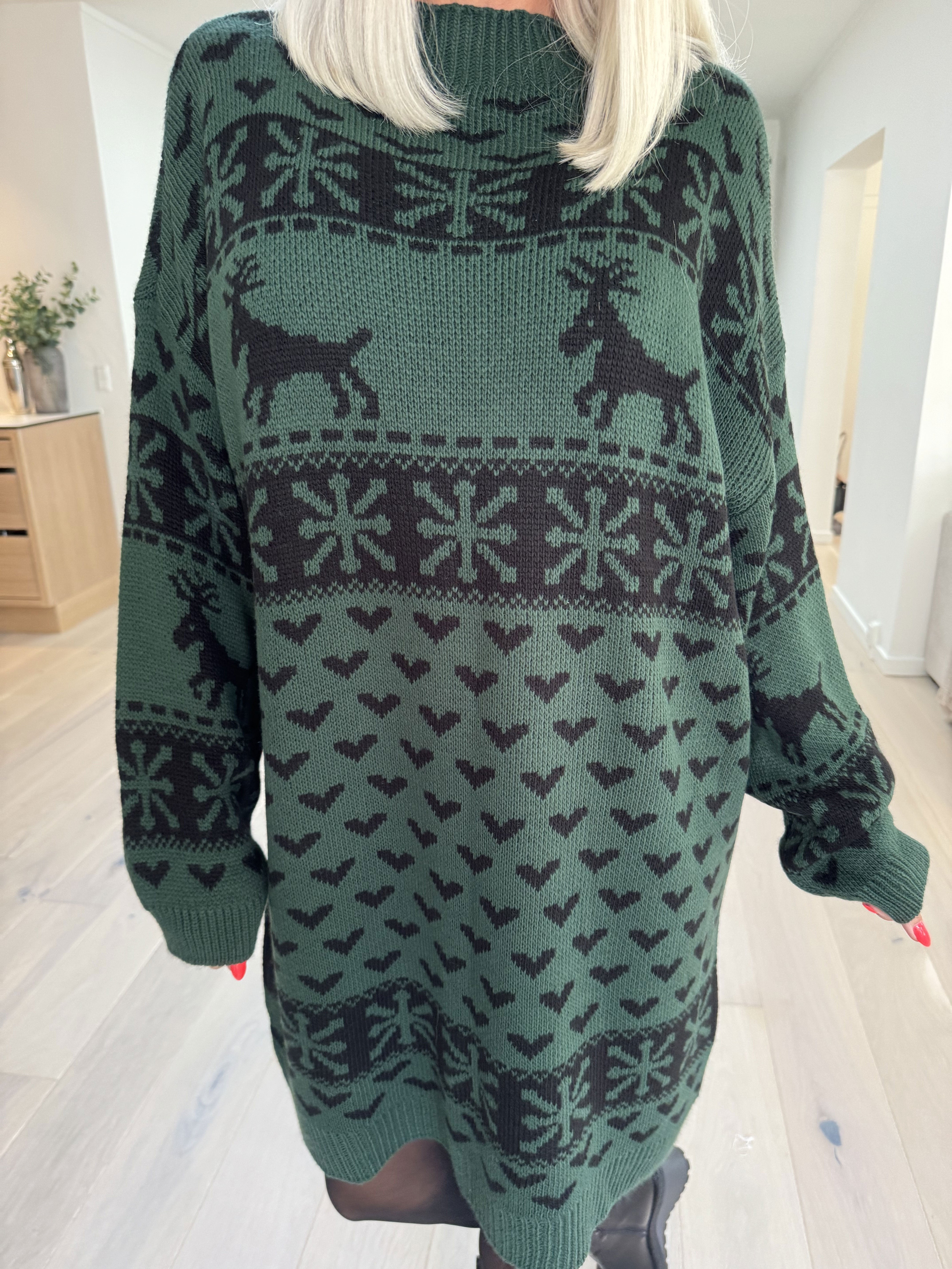 Rudolf - Söt stickad klänning med julmotiv